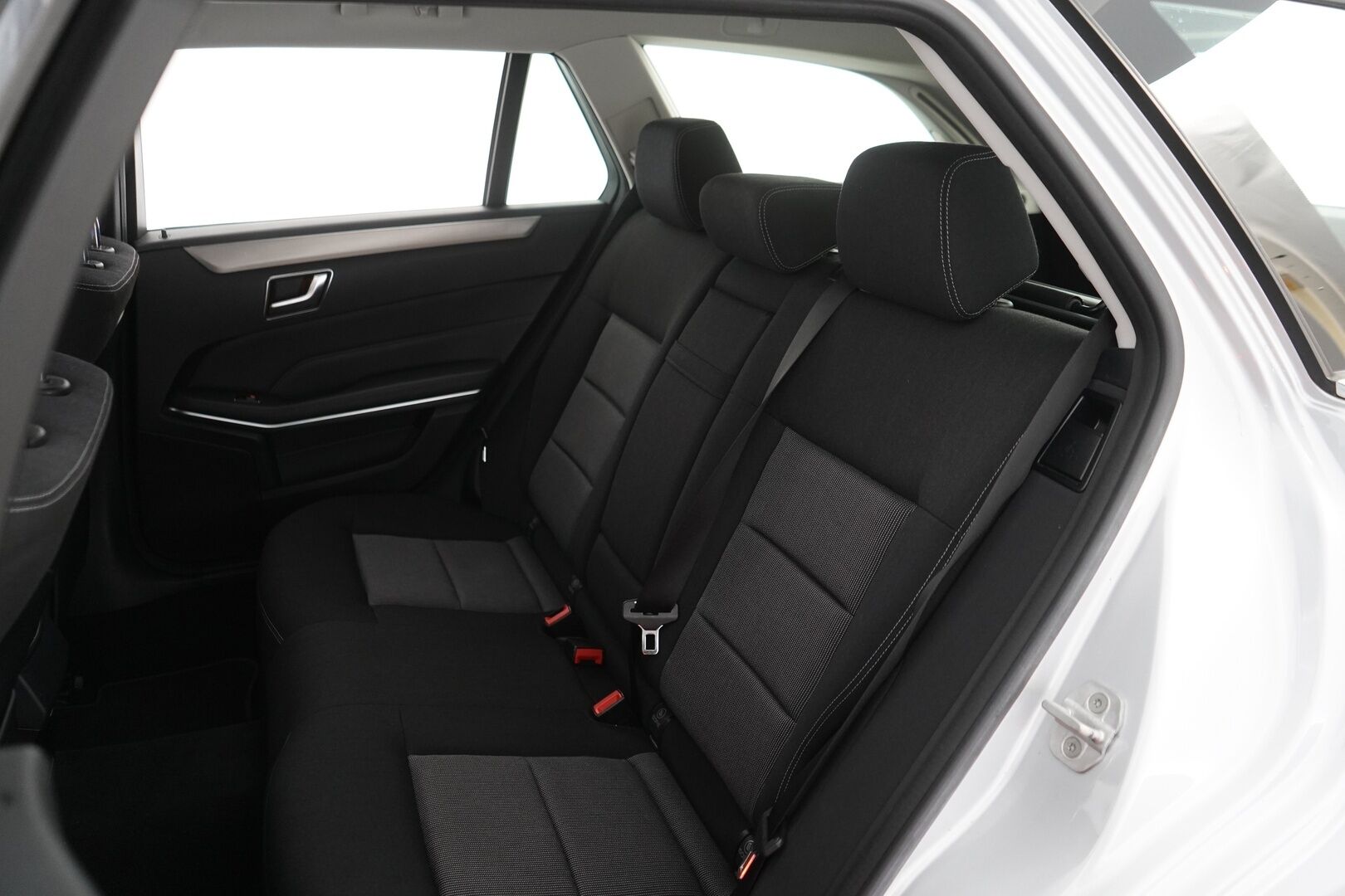 Mercedes-Benz E 2014 300 BlueTec T A - KATSO HINTA! | Vakionopeudensäädin | Tutkat | Apple&Android | Sähkökontti | Todella siisti | 2 x vanteet | Juuri katsastettu