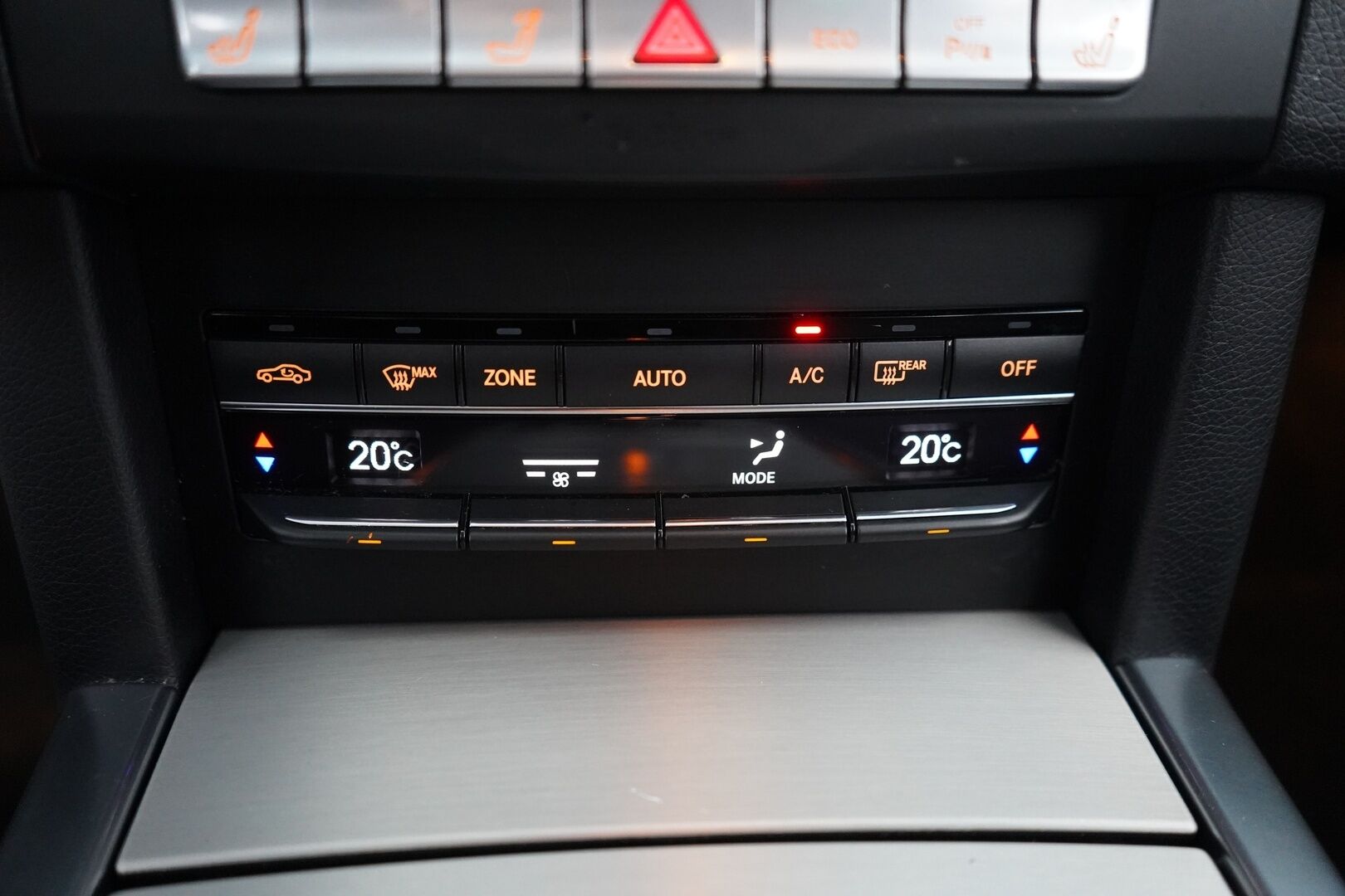 Mercedes-Benz E 2014 300 BlueTec T A - KATSO HINTA! | Vakionopeudensäädin | Tutkat | Apple&Android | Sähkökontti | Todella siisti | 2 x vanteet | Juuri katsastettu