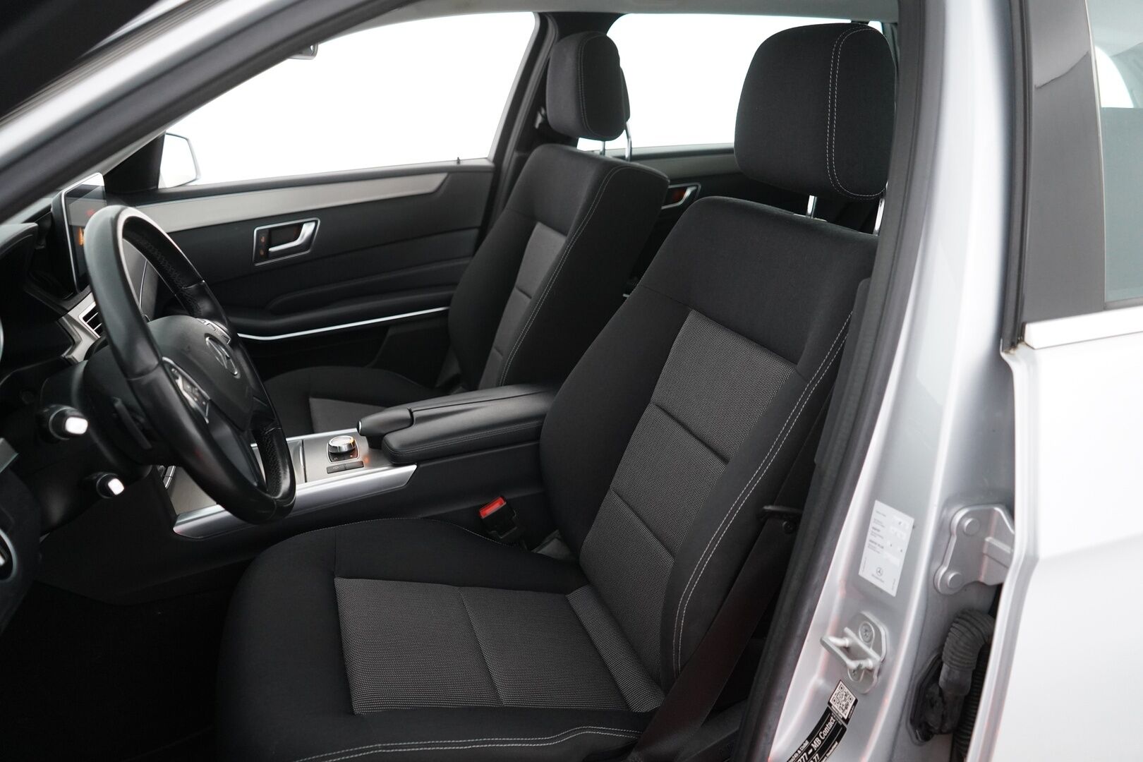 Mercedes-Benz E 2014 300 BlueTec T A - KATSO HINTA! | Vakionopeudensäädin | Tutkat | Apple&Android | Sähkökontti | Todella siisti | 2 x vanteet | Juuri katsastettu