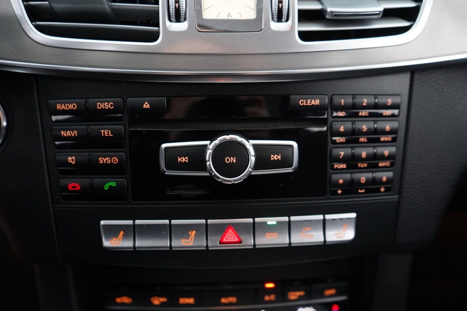 Mercedes-Benz E 2014 300 BlueTec T A - KATSO HINTA! | Vakionopeudensäädin | Tutkat | Apple&Android | Sähkökontti | Todella siisti | 2 x vanteet | Juuri katsastettu