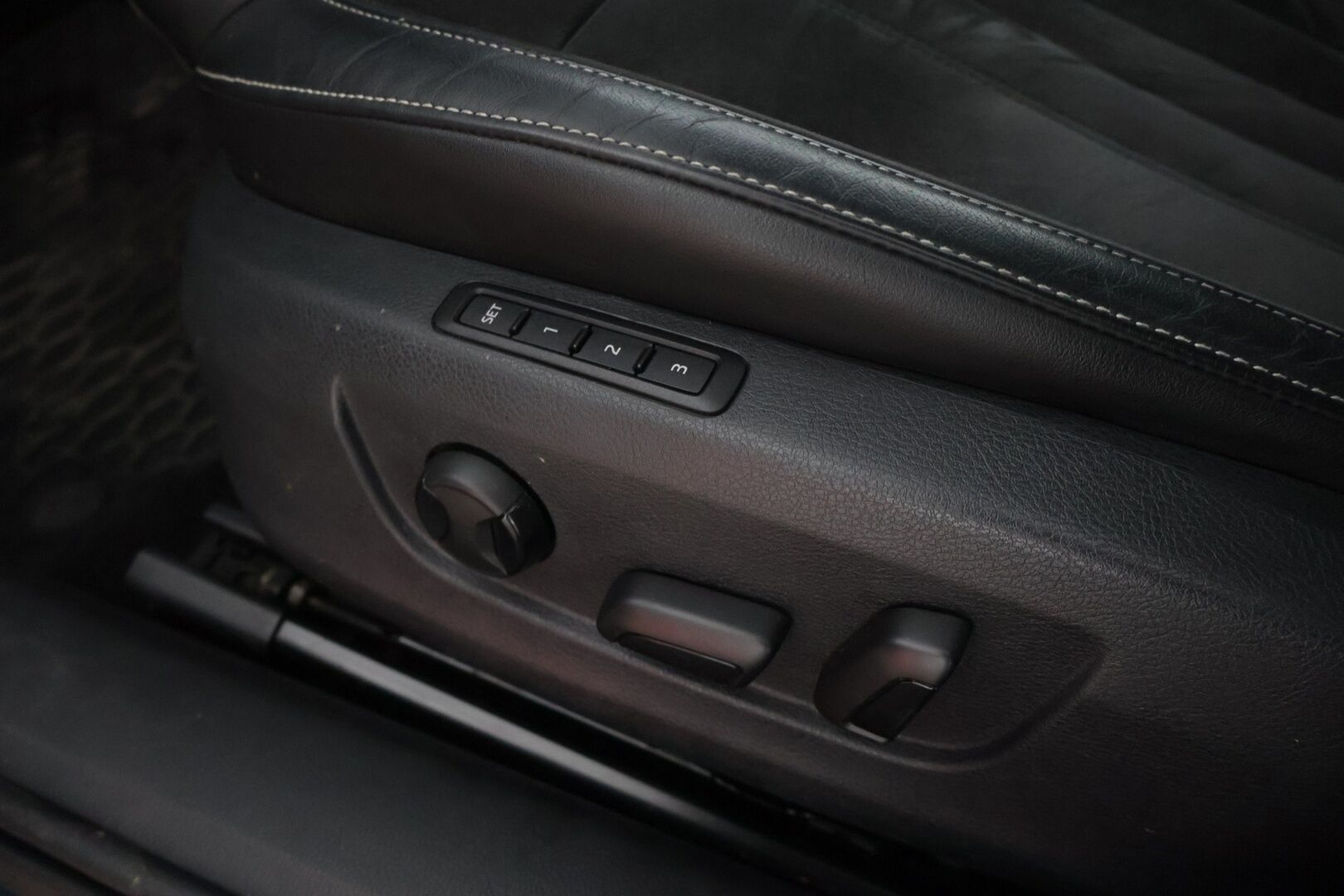 Skoda Superb 2021 Combi 2,0 TDI 150 Style *ACC / Webasto / Canton / Digimittaristo / KeylessGo / Muistipenkki / Matrix LED* - Suomi-auto / Vetokoukku / Kahdet renkaat alumiinivanteilla!