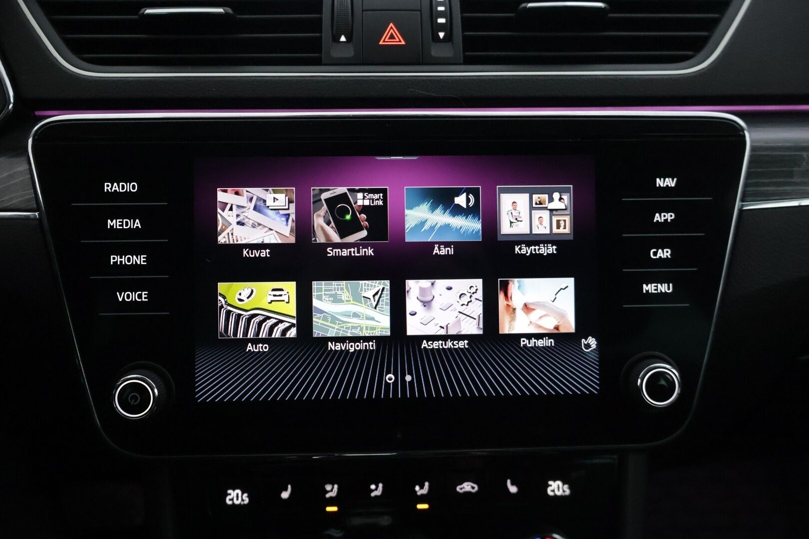 Skoda Superb 2021 Combi 2,0 TDI 150 Style *ACC / Webasto / Canton / Digimittaristo / KeylessGo / Muistipenkki / Matrix LED* - Suomi-auto / Vetokoukku / Kahdet renkaat alumiinivanteilla!