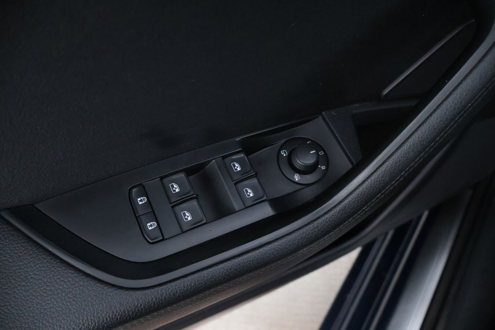 Skoda Superb 2021 Combi 2,0 TDI 150 Style *ACC / Webasto / Canton / Digimittaristo / KeylessGo / Muistipenkki / Matrix LED* - Suomi-auto / Vetokoukku / Kahdet renkaat alumiinivanteilla!