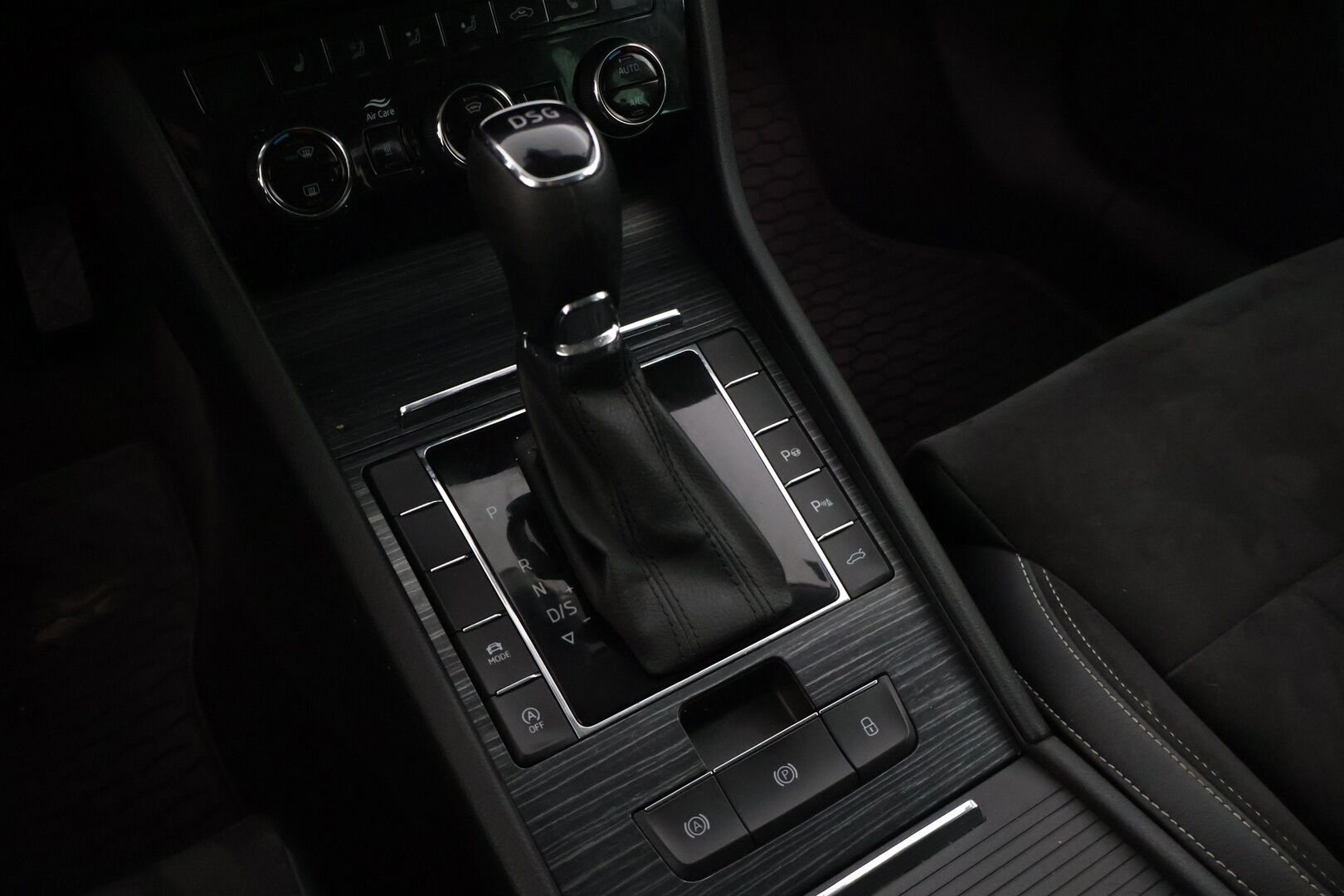 Skoda Superb 2021 Combi 2,0 TDI 150 Style *ACC / Webasto / Canton / Digimittaristo / KeylessGo / Muistipenkki / Matrix LED* - Suomi-auto / Vetokoukku / Kahdet renkaat alumiinivanteilla!