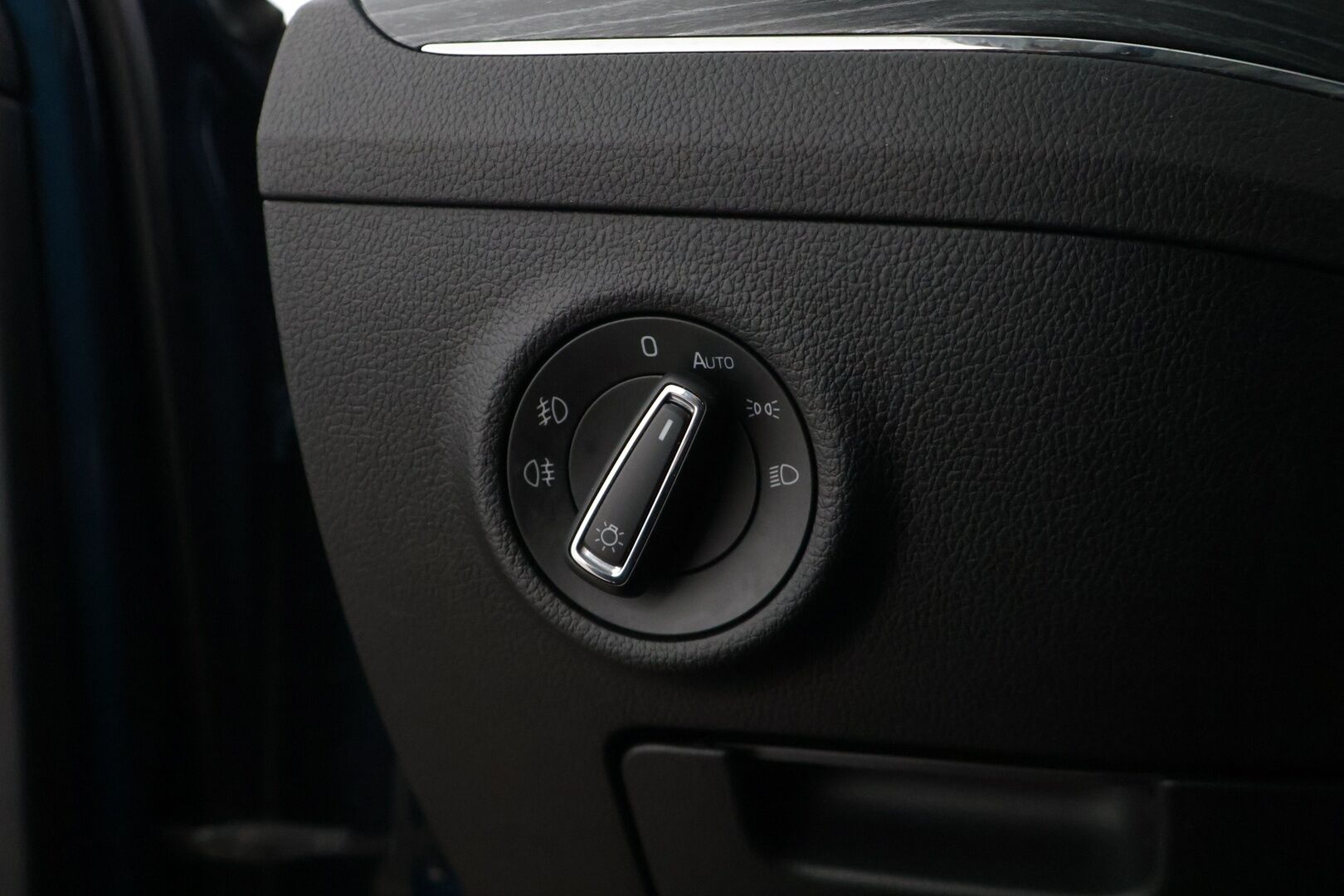 Skoda Superb 2021 Combi 2,0 TDI 150 Style *ACC / Webasto / Canton / Digimittaristo / KeylessGo / Muistipenkki / Matrix LED* - Suomi-auto / Vetokoukku / Kahdet renkaat alumiinivanteilla!