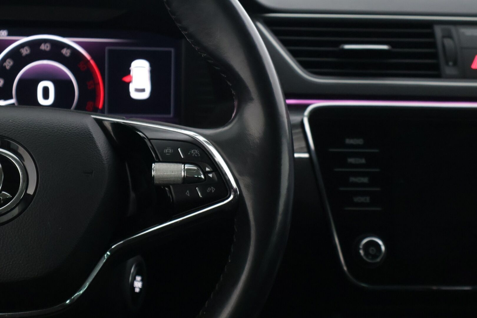 Skoda Superb 2021 Combi 2,0 TDI 150 Style *ACC / Webasto / Canton / Digimittaristo / KeylessGo / Muistipenkki / Matrix LED* - Suomi-auto / Vetokoukku / Kahdet renkaat alumiinivanteilla!