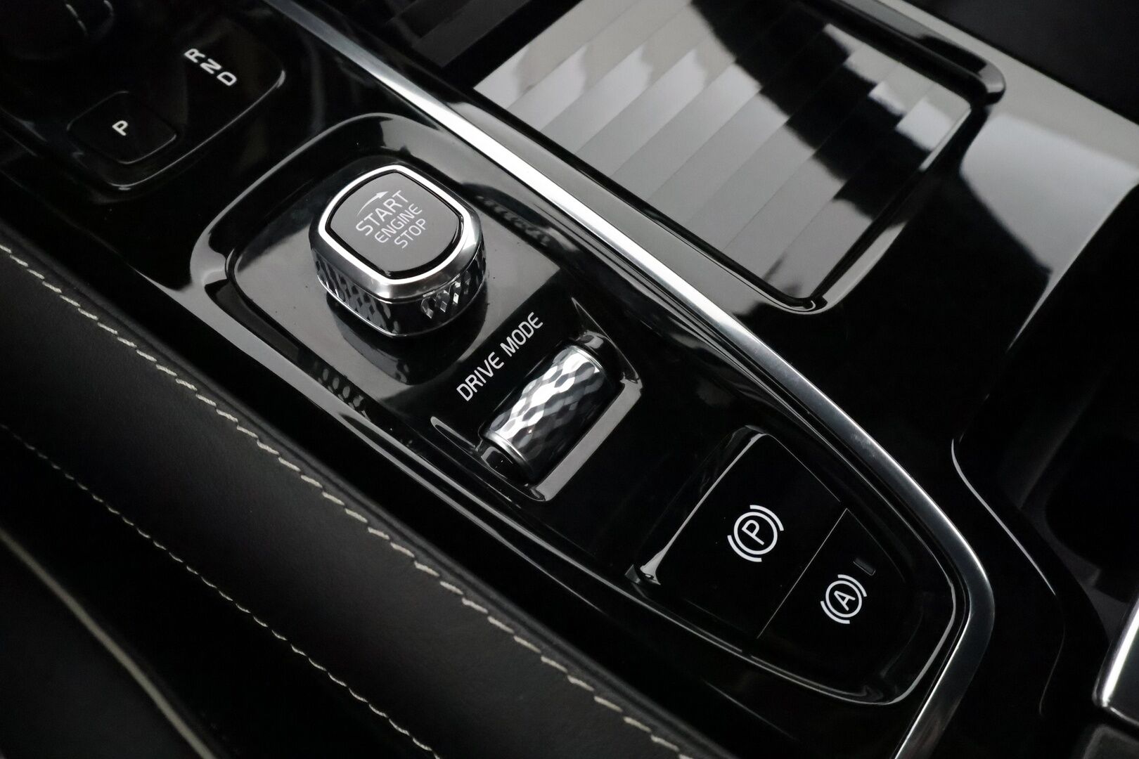 Volvo V90 2021 T6 TwE AWD Business R-Design aut **Adapt. vakkari / Pa-lämmitin / Koukku / Muistipenkit / 360 Kamera** - 3,99 % KORKOTARJOUS TÄHÄN AUTOON - 1-om. Suomi-auto / Nahkasisusta / Apple&Android / Keyless 