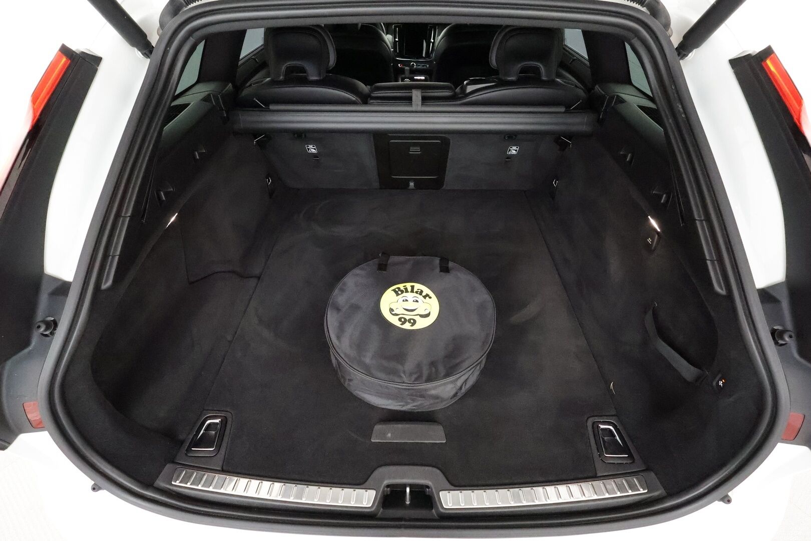 Volvo V90 2021 T6 TwE AWD Business R-Design aut **Adapt. vakkari / Pa-lämmitin / Koukku / Muistipenkit / 360 Kamera** - 3,99 % KORKOTARJOUS TÄHÄN AUTOON - 1-om. Suomi-auto / Nahkasisusta / Apple&Android / Keyless 