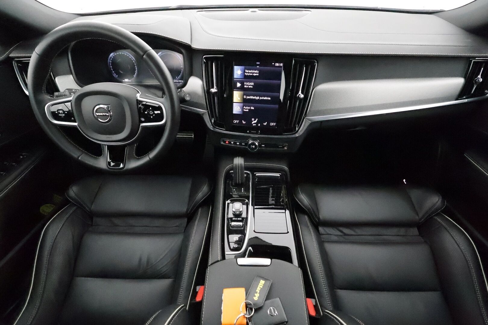 Volvo V90 2021 T6 TwE AWD Business R-Design aut **Adapt. vakkari / Pa-lämmitin / Koukku / Muistipenkit / 360 Kamera** - 3,99 % KORKOTARJOUS TÄHÄN AUTOON - 1-om. Suomi-auto / Nahkasisusta / Apple&Android / Keyless 