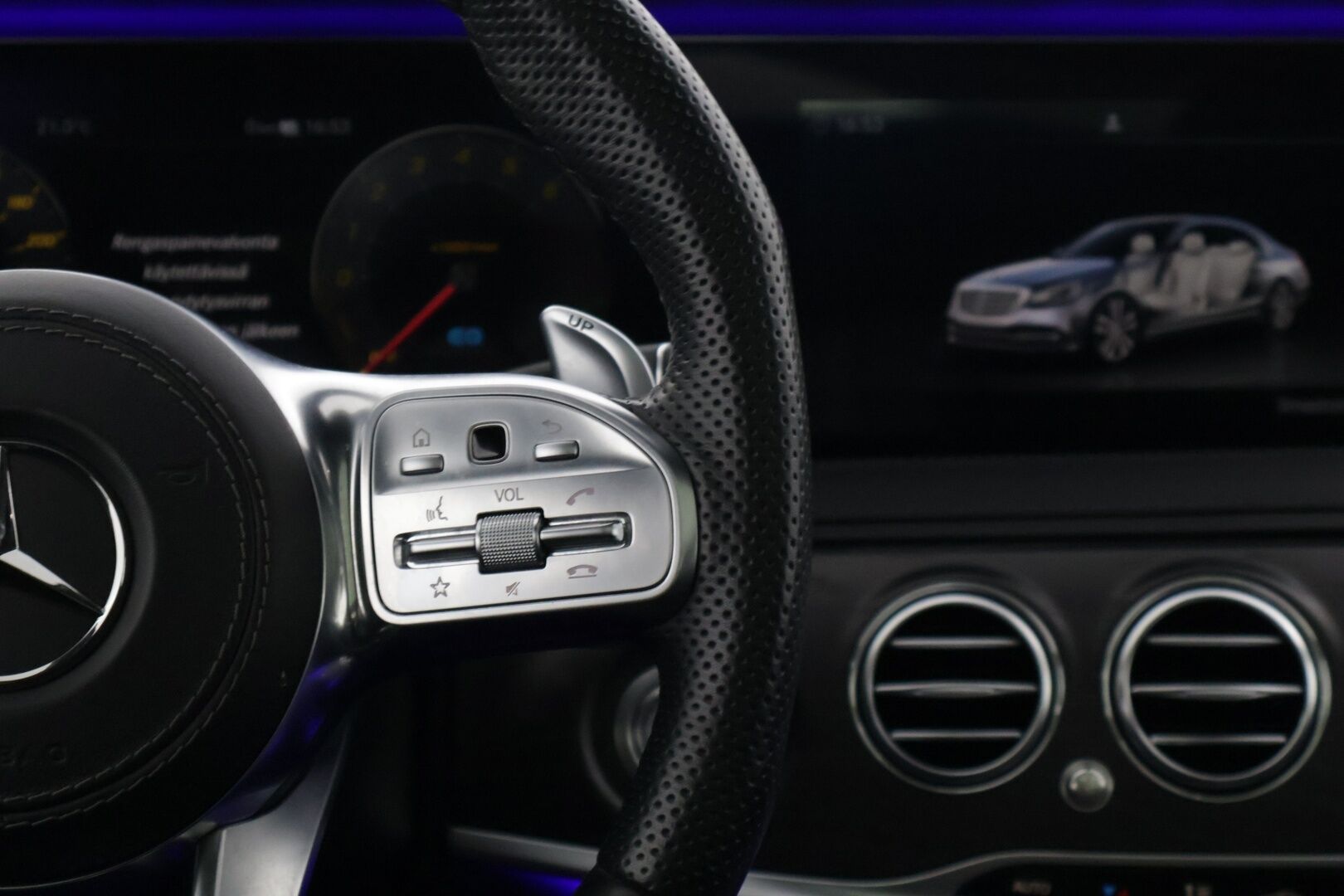 Mercedes-Benz S 2019 560 e L AMG-Styling * Dynaamiset&Hierovat Penkit / Executive- package / DTR+ / HUD / 360 / Imuovet / Panorama * - 2,99 % KORKOTARJOUS TÄHÄN AUTOON - Todella Näyttävä Merkkihuollettu Yksilö! Tästä ei paljoa auto parane.