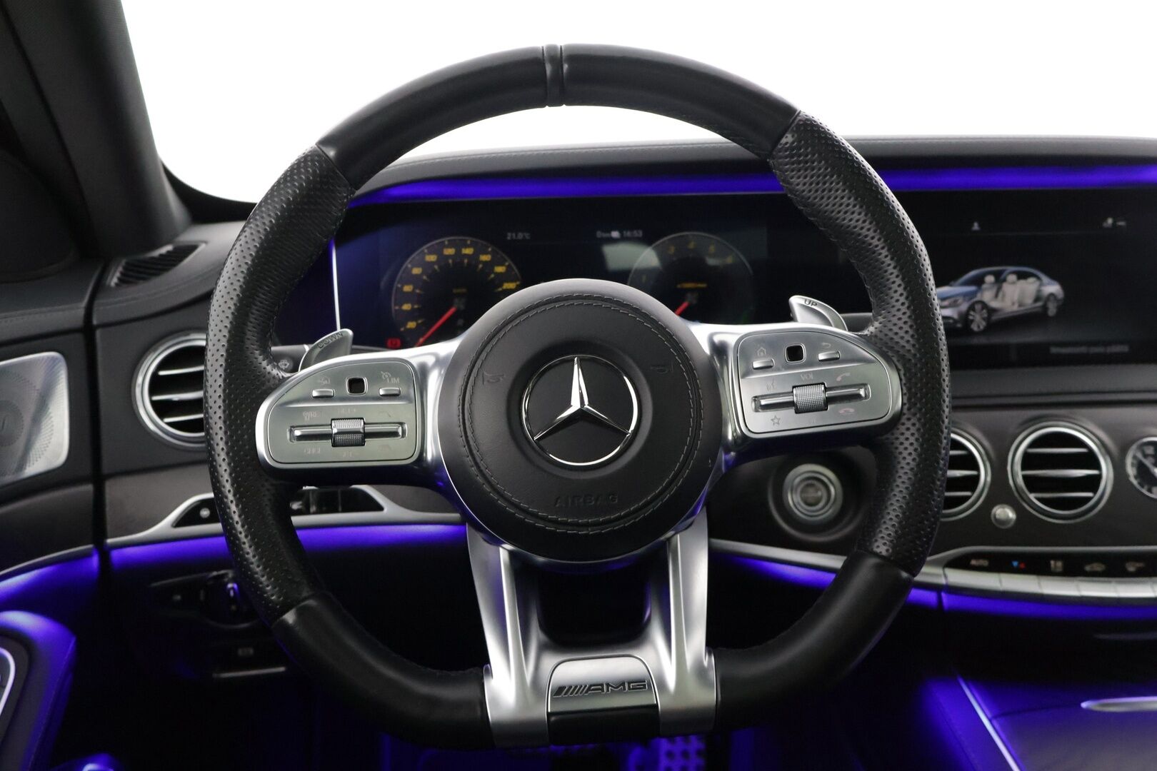 Mercedes-Benz S 2019 560 e L AMG-Styling * Dynaamiset&Hierovat Penkit / Executive- package / DTR+ / HUD / 360 / Imuovet / Panorama * - 2,99 % KORKOTARJOUS TÄHÄN AUTOON - Todella Näyttävä Merkkihuollettu Yksilö! Tästä ei paljoa auto parane.