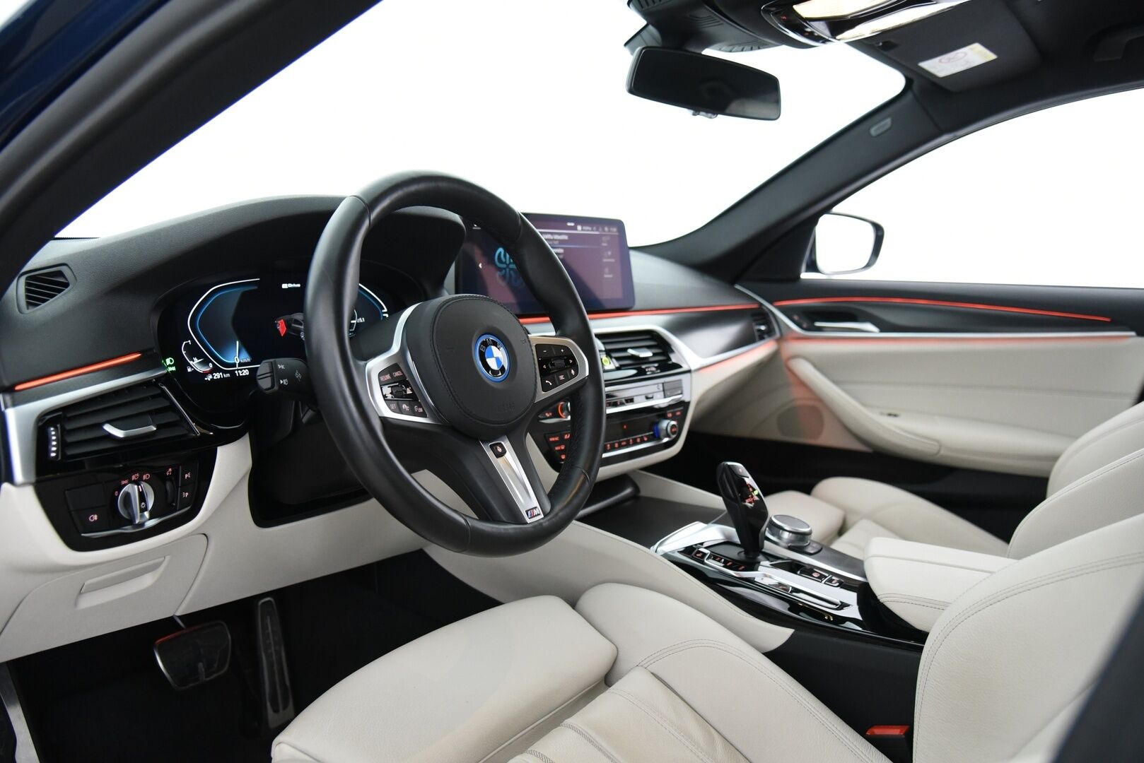 BMW 530 2022 G30 Sedan 530e xDrive A Charged Edition M Sport / Adapt. vak / HiFi / Adapt.LED / Comfort Access - 3,99 % KORKOTARJOUS TÄHÄN AUTOON - 1.om Suomi-auto / Merkkiliikkeen huollot / Nahkasisusta / Sähkötoiminen vetokoukku / 