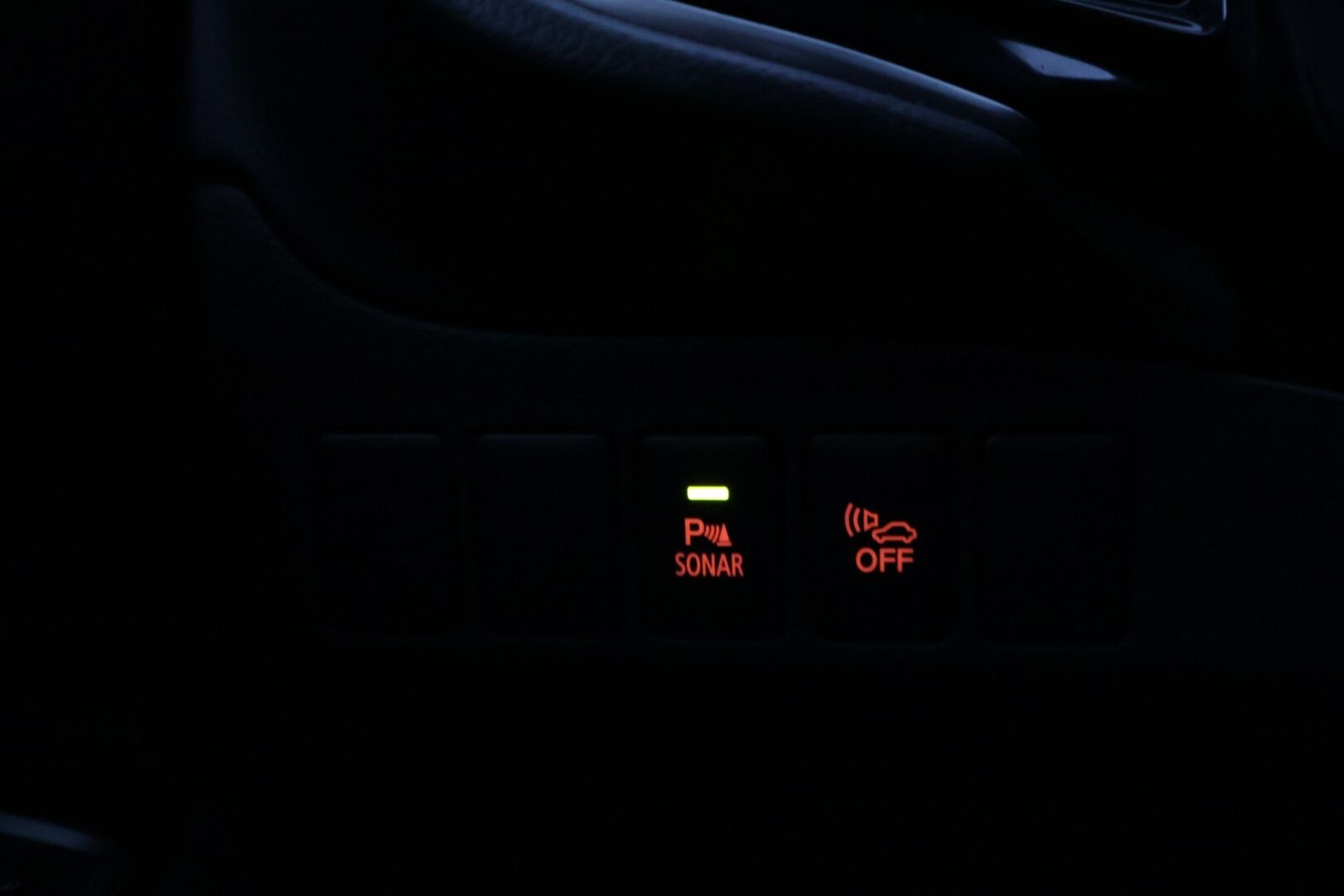 Mitsubishi OUTLANDER PHEV 2017 4WD 5P Intense Plus Business *Vetokoukku / Keyless Go / Vakkari / Nahka-alcantara* - 2X Hyvät renkaat / 2X Latauskaapelit / Juuri huollettu!