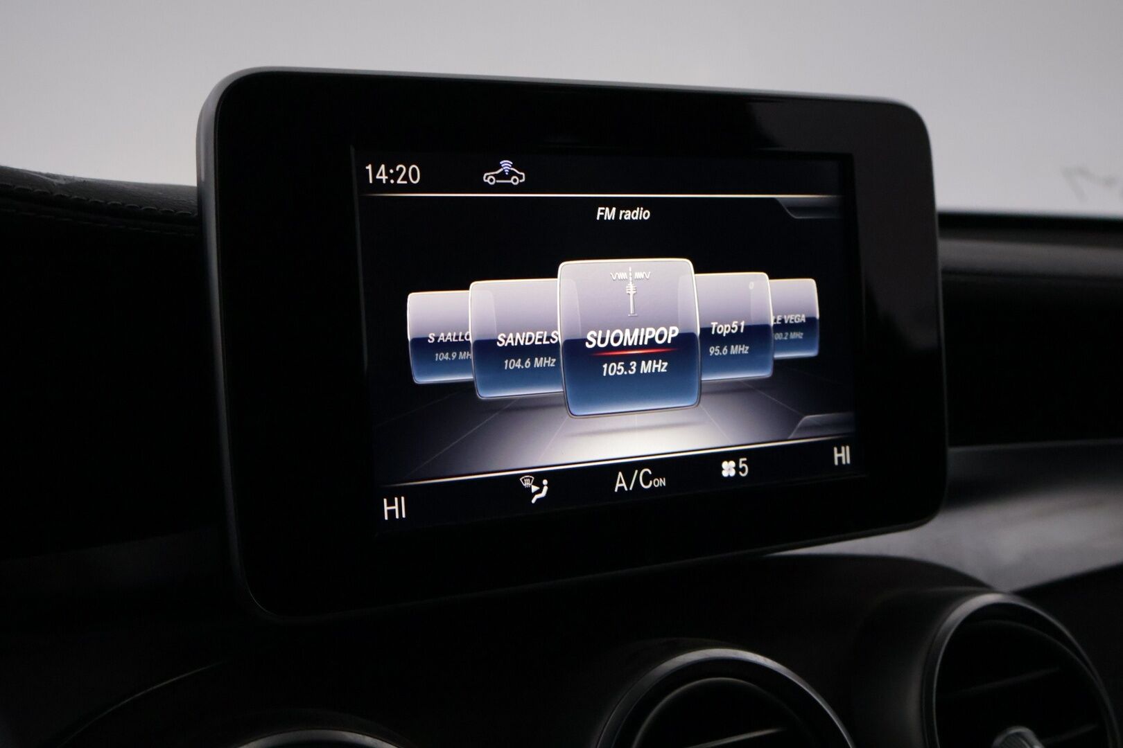 Mercedes-Benz GLC 2017 350 e 4Matic A Premium Business * Navi / Lisälämmitin / Koukku / Vakkari / Osanahat* - Juuri huollettu / Kahdet alumiinivanteet - HULLUT AVAJAISHULINAT KORKOTARJOUS 3,29 %