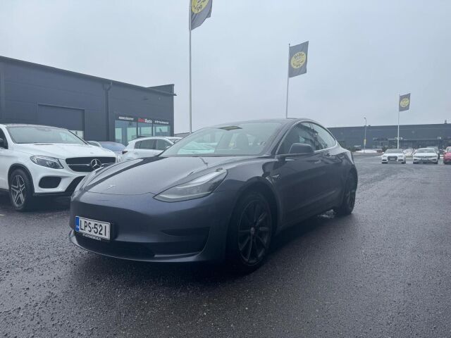 Tesla Model 3 -kuva