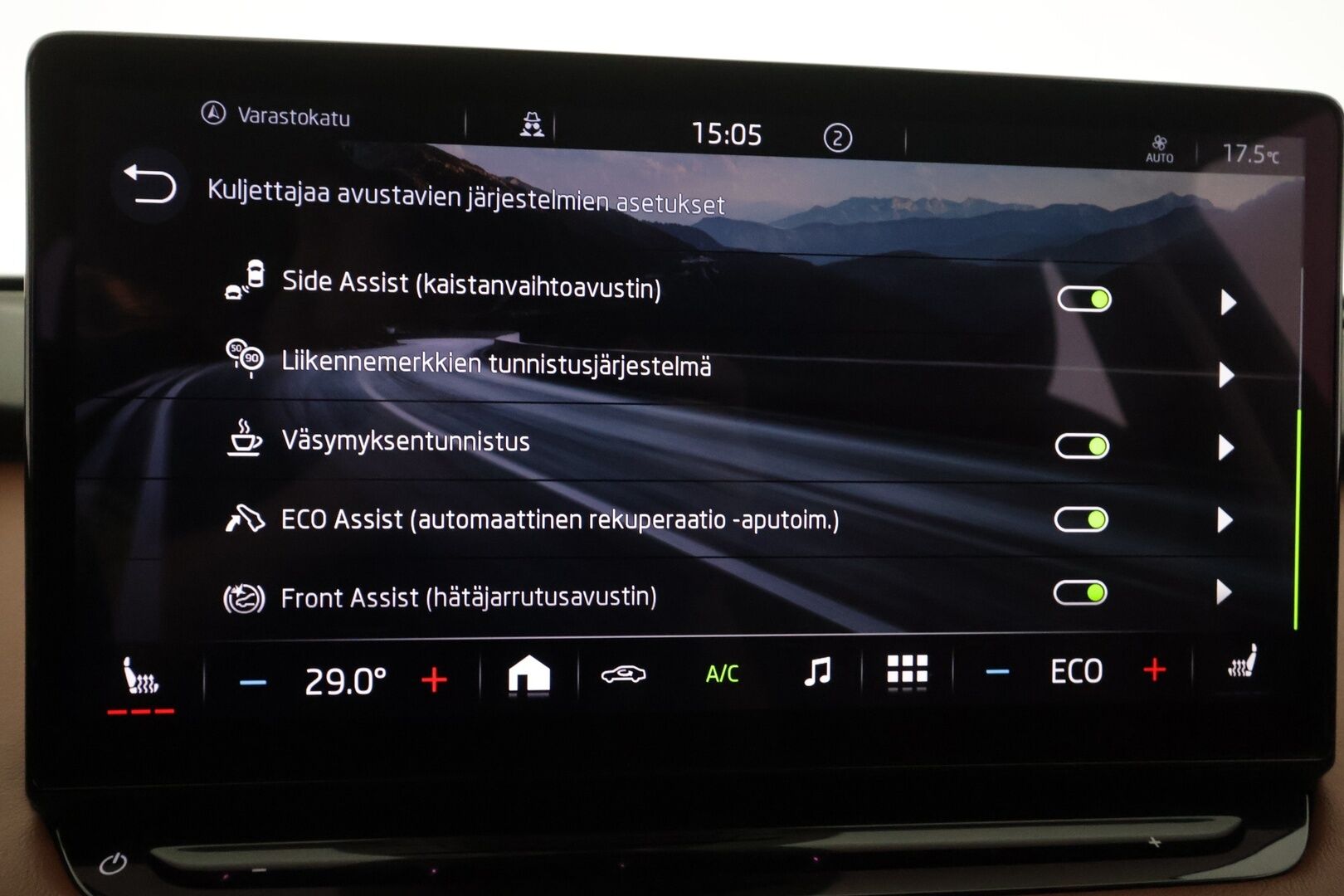 Skoda Enyaq 2021 60 "125 EDITION" iV - | ACC | ILP | Koukku | Matrix-LED | Muistipenkki | P.Kamera | Ratinlämmitys | Keyless | Apple&Android | Suomi-auto | Kahdet Renkaat |