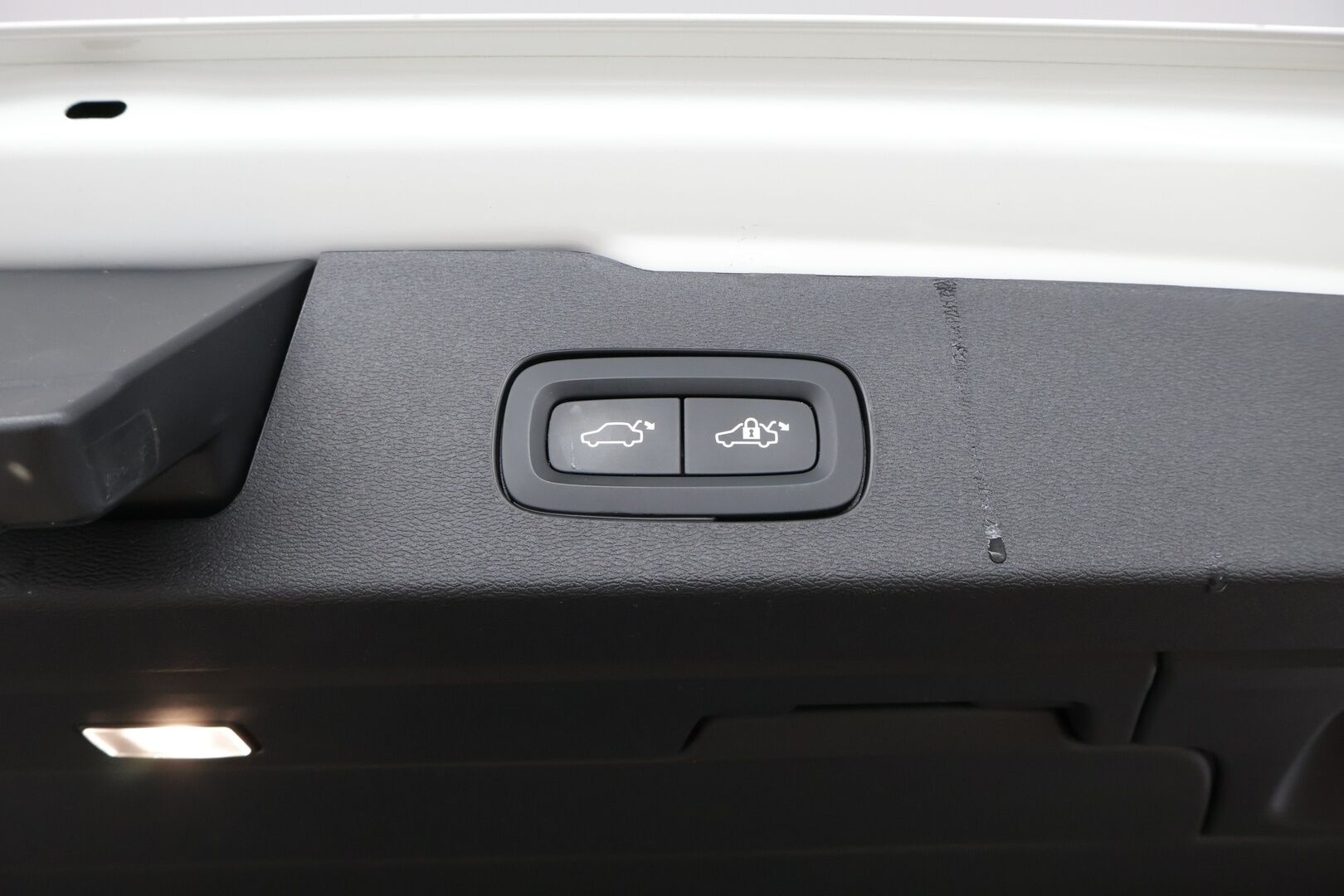 Volvo V60 2021 T6 TwE AWD Business R-Design aut * Webasto / Adapt.Vakkari / Peruutuskamera / Koukku / Full LED / Nahka-Alcantara / Muistipenkki - Suomiauto / Merkkihuollot / R-Design / Upea / Juuri tullut Tampereelle! - HULLUT AVAJAISHULINAT KORKOTARJOUS 3,29 %