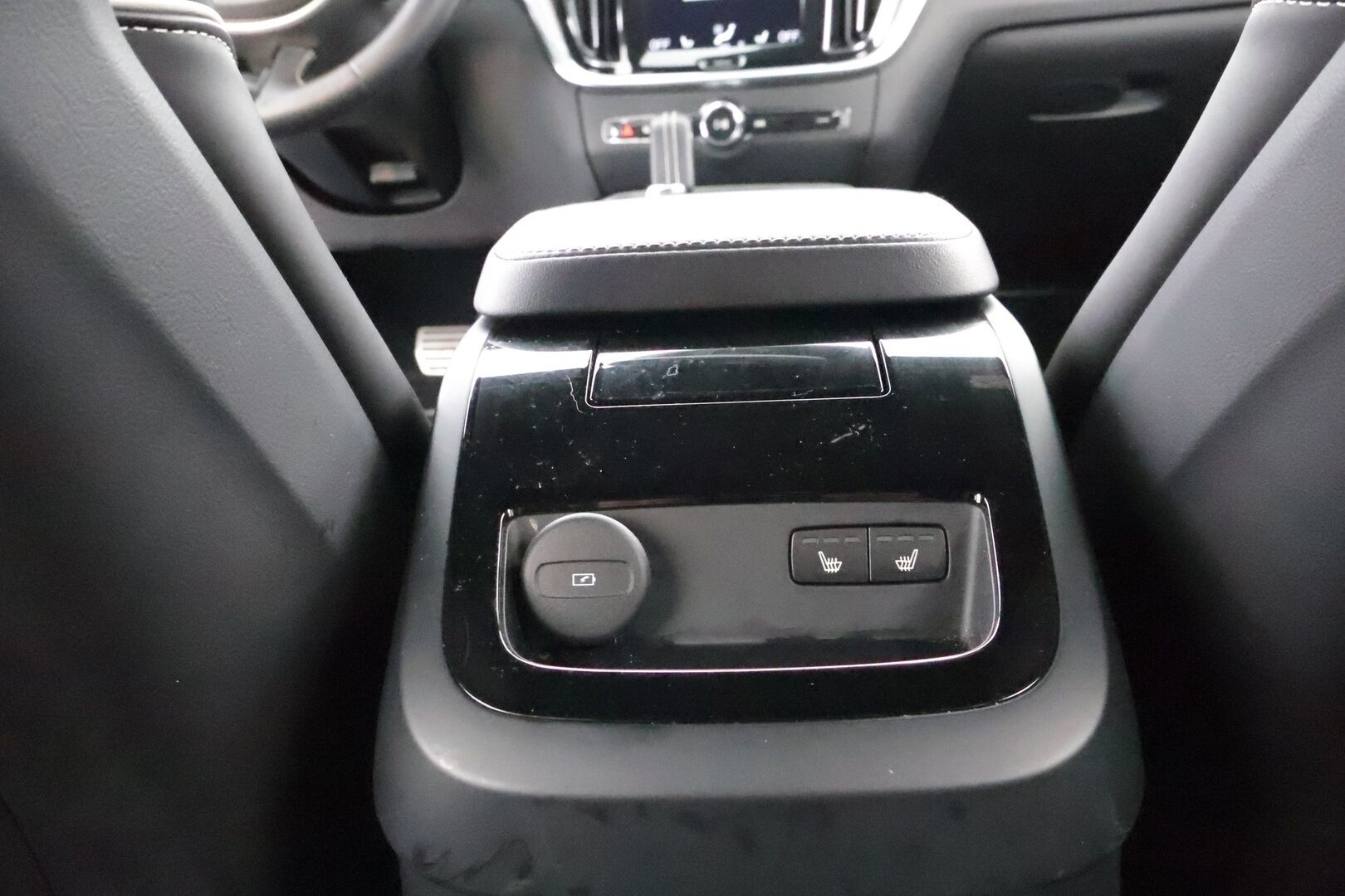 Volvo V60 2021 T6 TwE AWD Business R-Design aut * Webasto / Adapt.Vakkari / Peruutuskamera / Koukku / Full LED / Nahka-Alcantara / Muistipenkki - Suomiauto / Merkkihuollot / R-Design / Upea / Juuri tullut Tampereelle! - HULLUT AVAJAISHULINAT KORKOTARJOUS 3,29 %