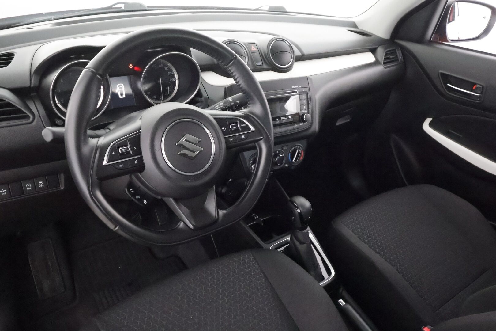Suzuki Swift 2021 1,2 DUALJET 2WD GL CVT-aut HYBRID LIMITED - | ACC | LED ajovalot | Bluetooth audio & handsfree | Penkinlämmittimet | Ilmastointi | 2x renkaat vanteineen | Huoltokirja | - KORKO VAIN 3,99 %