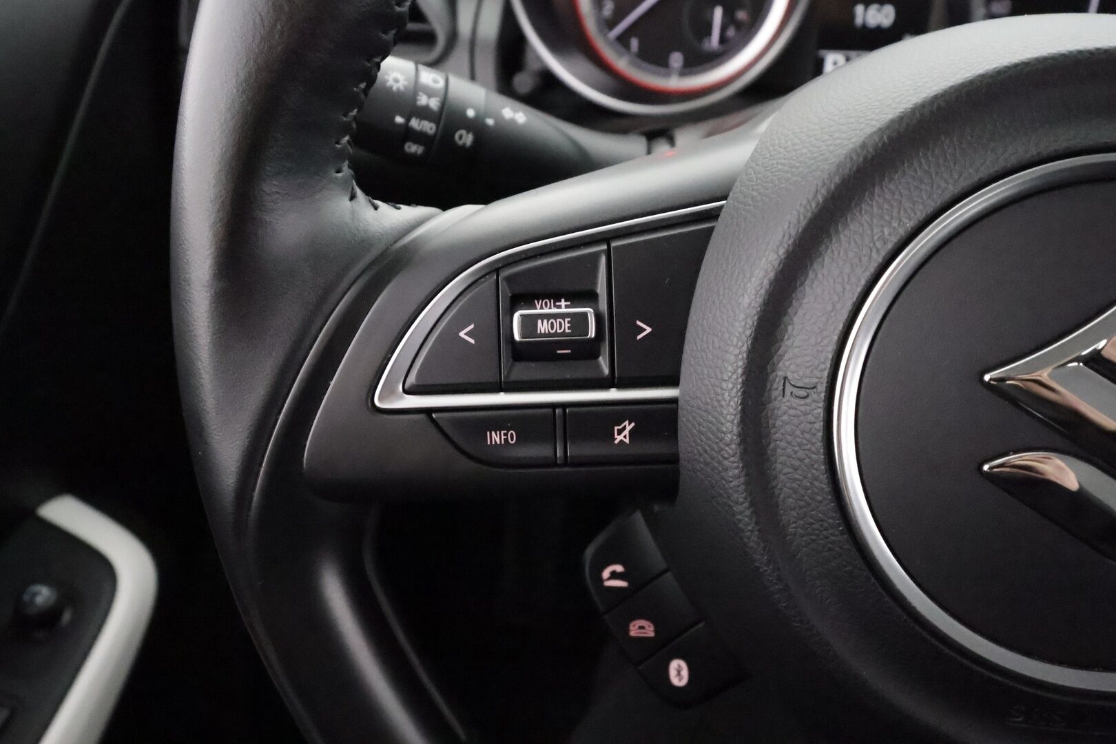 Suzuki Swift 2021 1,2 DUALJET 2WD GL CVT-aut HYBRID LIMITED - | ACC | LED ajovalot | Bluetooth audio & handsfree | Penkinlämmittimet | Ilmastointi | 2x renkaat vanteineen | Huoltokirja | - KORKO VAIN 3,99 %