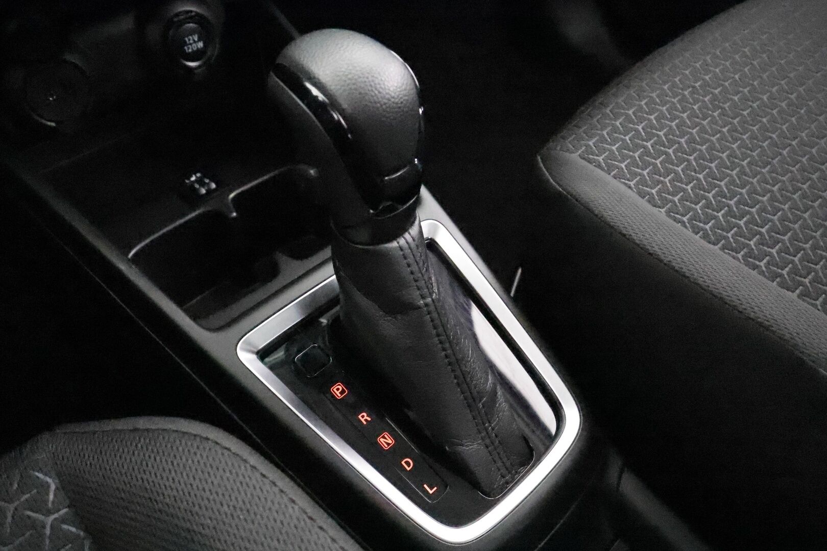 Suzuki Swift 2021 1,2 DUALJET 2WD GL CVT-aut HYBRID LIMITED - | ACC | LED ajovalot | Bluetooth audio & handsfree | Penkinlämmittimet | Ilmastointi | 2x renkaat vanteineen | Huoltokirja | - KORKO VAIN 3,99 %