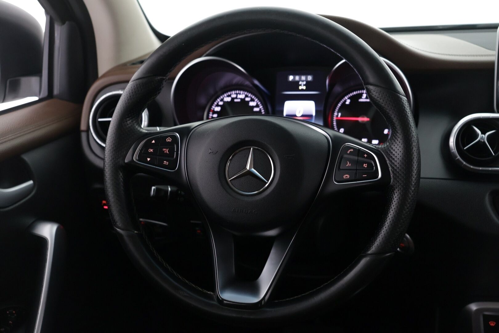 Mercedes-Benz X 2018 250 d 4Matic 3,25/32 A 2H Power - | P-Kamera | LED High Perf. | Ruskeat nahat | Vetokoukku | LED-lisävalo | Suomi-Auto | 3500kg Vetokyky