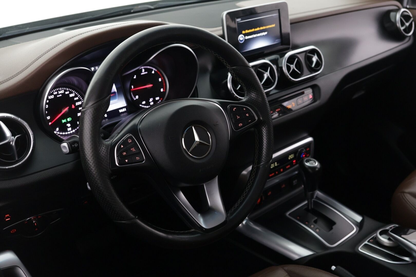 Mercedes-Benz X 2018 250 d 4Matic 3,25/32 A 2H Power - | P-Kamera | LED High Perf. | Ruskeat nahat | Vetokoukku | LED-lisävalo | Suomi-Auto | 3500kg Vetokyky
