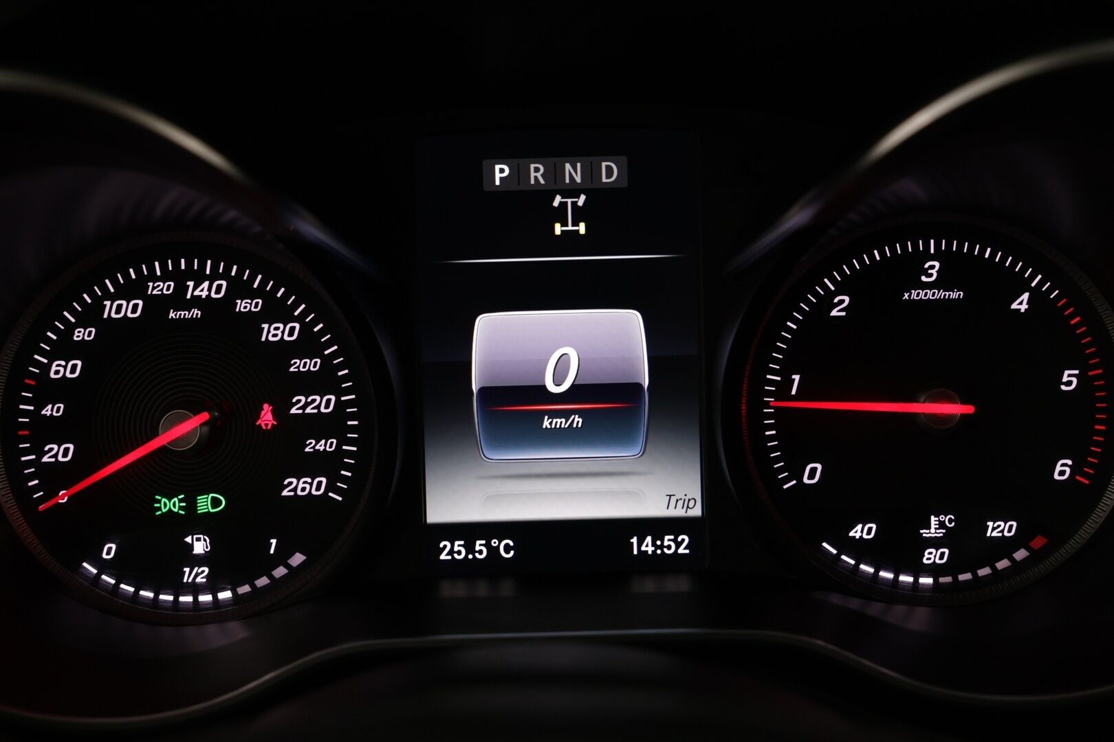 Mercedes-Benz X 2018 250 d 4Matic 3,25/32 A 2H Power - | P-Kamera | LED High Perf. | Ruskeat nahat | Vetokoukku | LED-lisävalo | Suomi-Auto | 3500kg Vetokyky