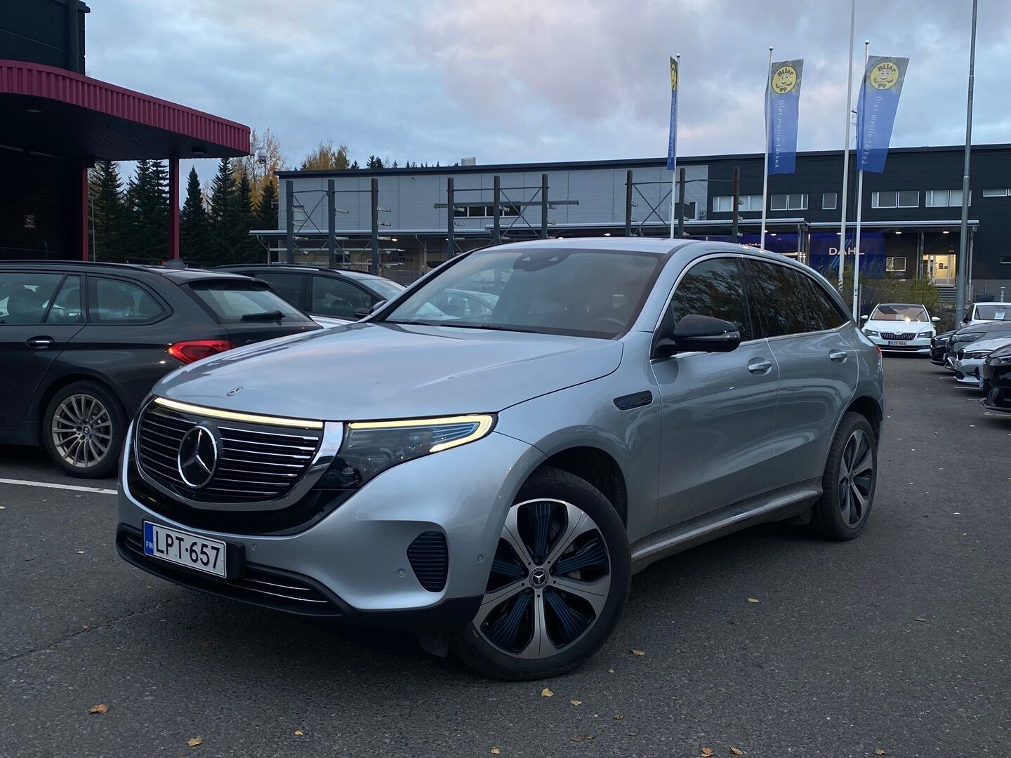 Mercedes-Benz EQC 2020 400 4Matic - | DTR+Q | Muistipenkit | 360-Kamera | Vetokoukku | Multibeam | 2x Renkaat ja vanteet | Sähkökontti | TULOSSA |