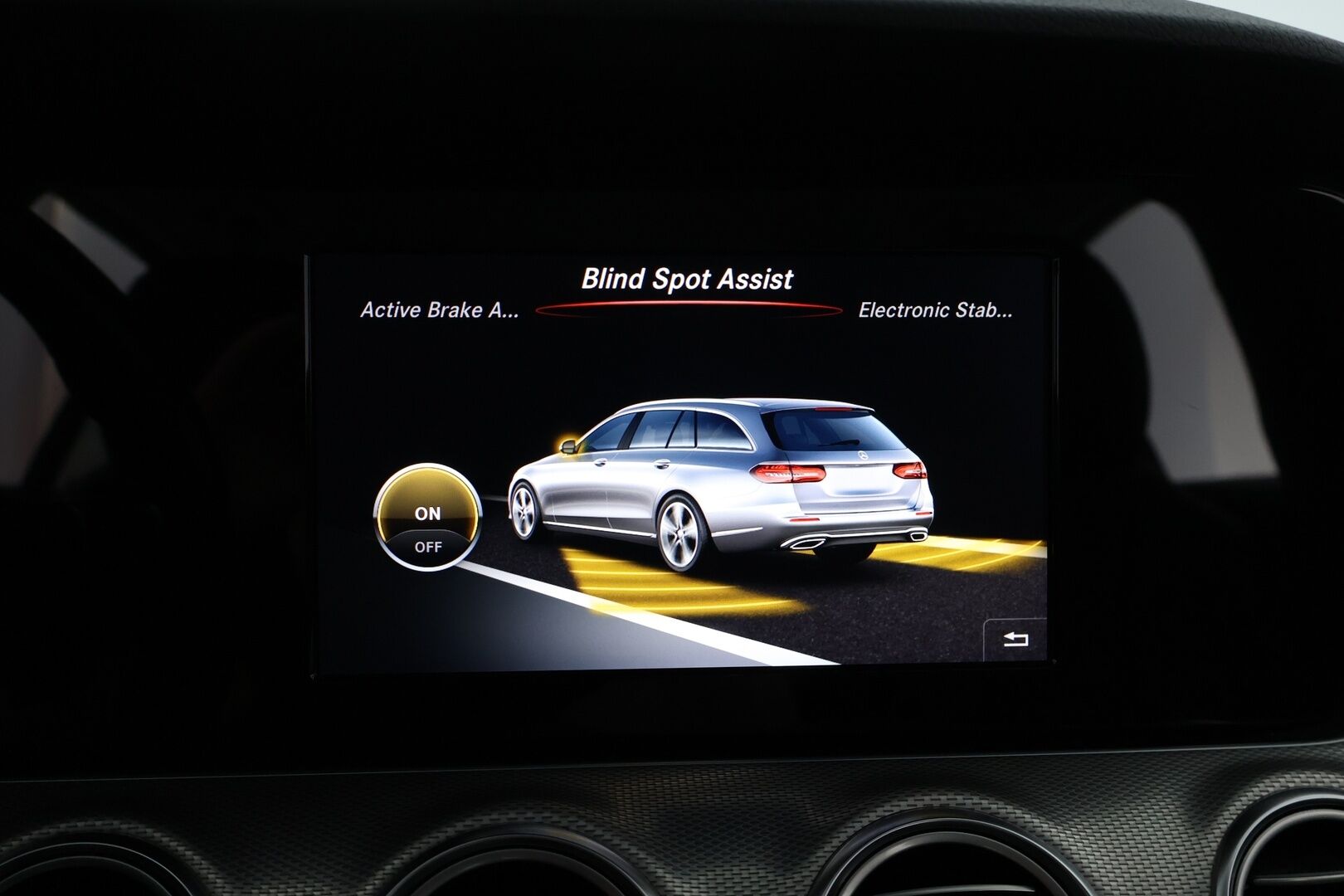 Mercedes-Benz E 2017 220 d T A Premium Business - Multibeam LED / Peruutuskamera / Vetokoukku / Puolinahkasisusta / Comand Navi / BLIS / Lohko & Sisäpistoke / Juuri tullut Tampereelle!