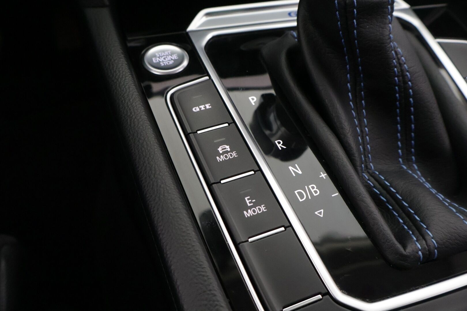 Volkswagen Passat 2018 GTE Plug-In Hybrid (218 hv) * Digimittaristo / ACC / P.Kamera / Vetokoukku / KeylessGo / CarPlay* - *Käytännöllinen / Tilava / Perheauto* - HULLUT JOULUT KORKOTARJOUS 2,49% 