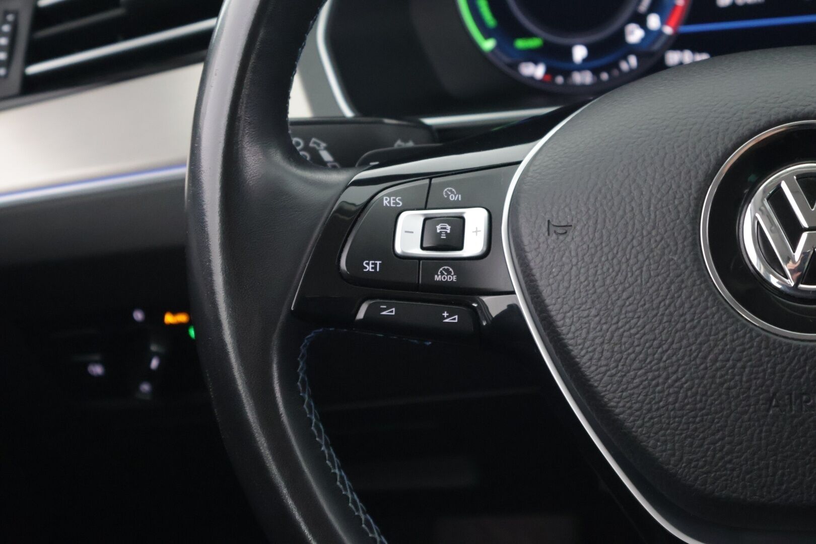 Volkswagen Passat 2018 GTE Plug-In Hybrid (218 hv) * Digimittaristo / ACC / P.Kamera / Vetokoukku / KeylessGo / CarPlay* - *Käytännöllinen / Tilava / Perheauto* - HULLUT JOULUT KORKOTARJOUS 2,49% 