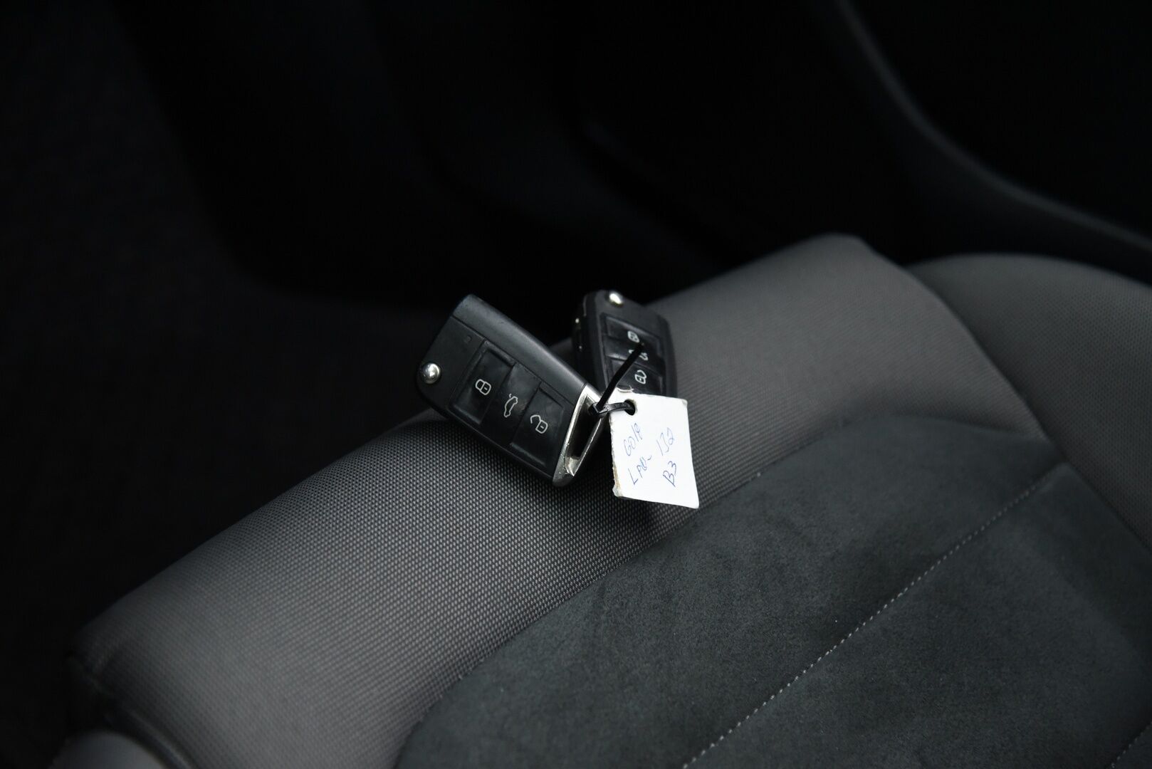 Volkswagen Golf 2018 Variant 1.5 TSI Highline / Adapt. vakkari / P.tutkat / AppConnect / Ambient Light - Jakohihna tehty! / Kangas-alcantara 