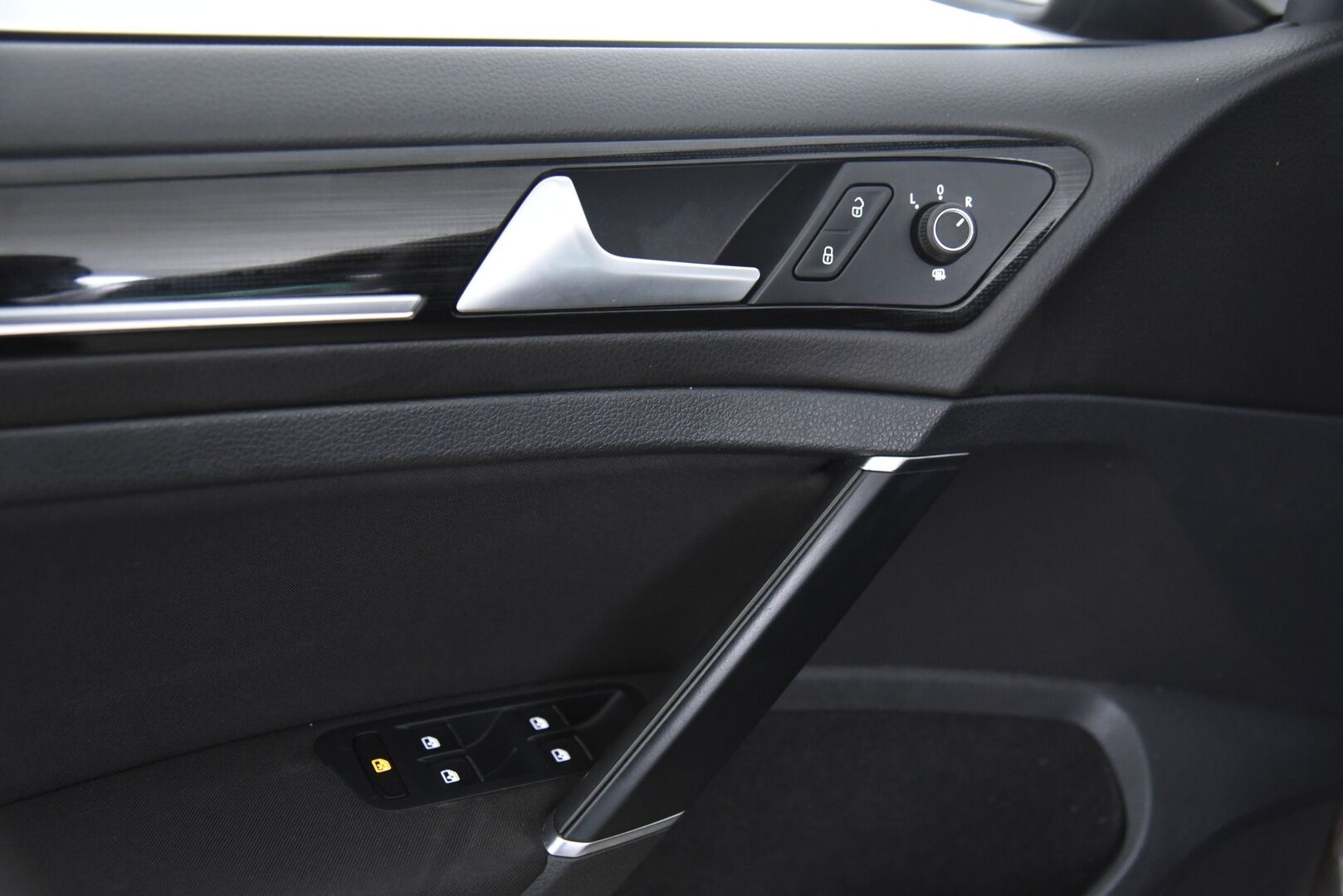 Volkswagen Golf 2018 Variant 1.5 TSI Highline / Adapt. vakkari / P.tutkat / AppConnect / Ambient Light - Jakohihna tehty! / Kangas-alcantara 