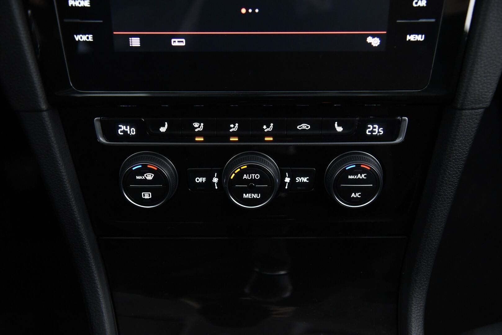 Volkswagen Golf 2018 Variant 1.5 TSI Highline / Adapt. vakkari / P.tutkat / AppConnect / Ambient Light - Jakohihna tehty! / Kangas-alcantara 