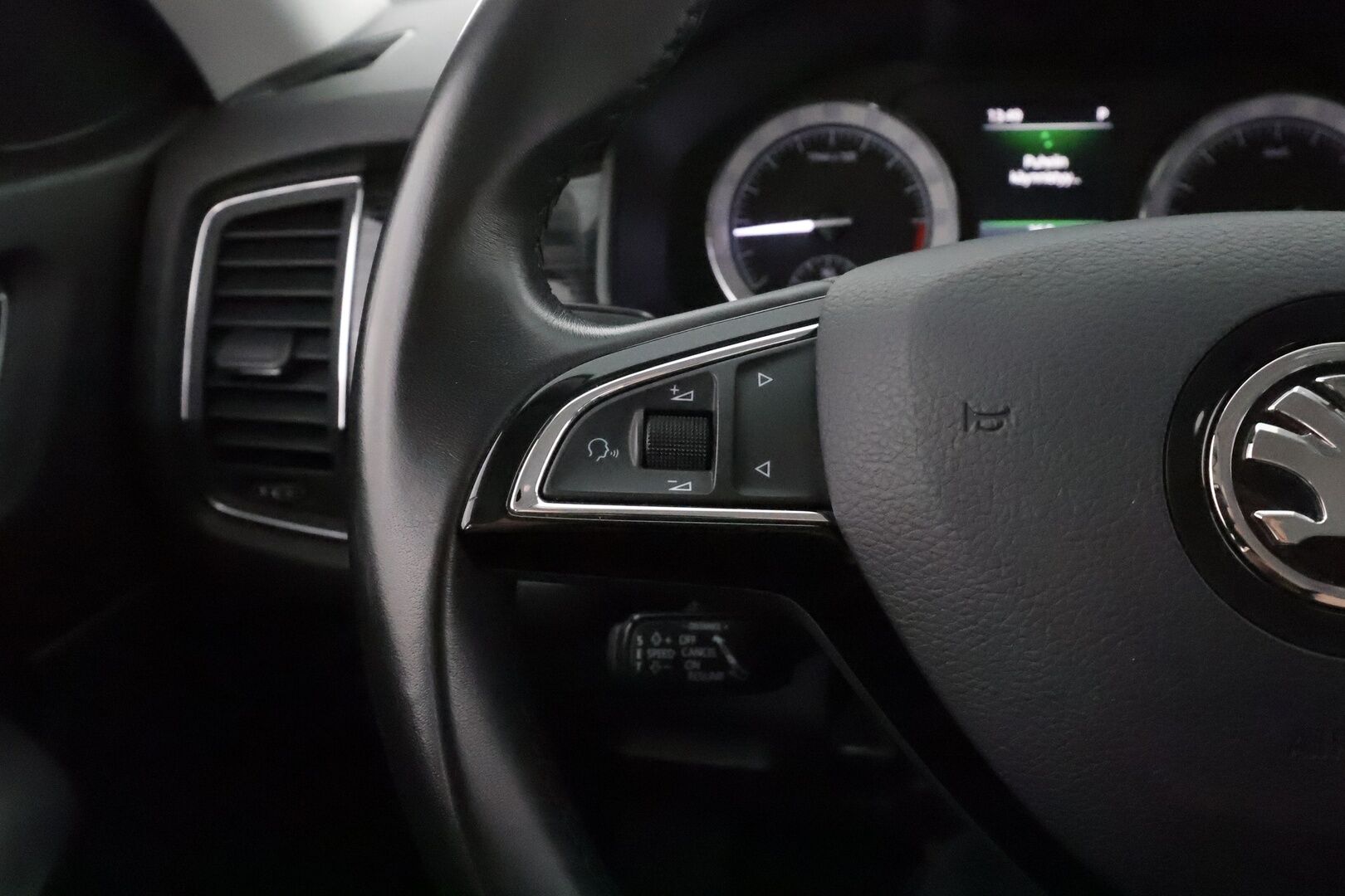 Skoda Kodiaq 2019 2,0 TDI 190 4x4 BusinessLine DSG **Canton / Webasto / Adapt.vakkari / Koukku / P.kamera / Nahkasisusta / Apple&Android**