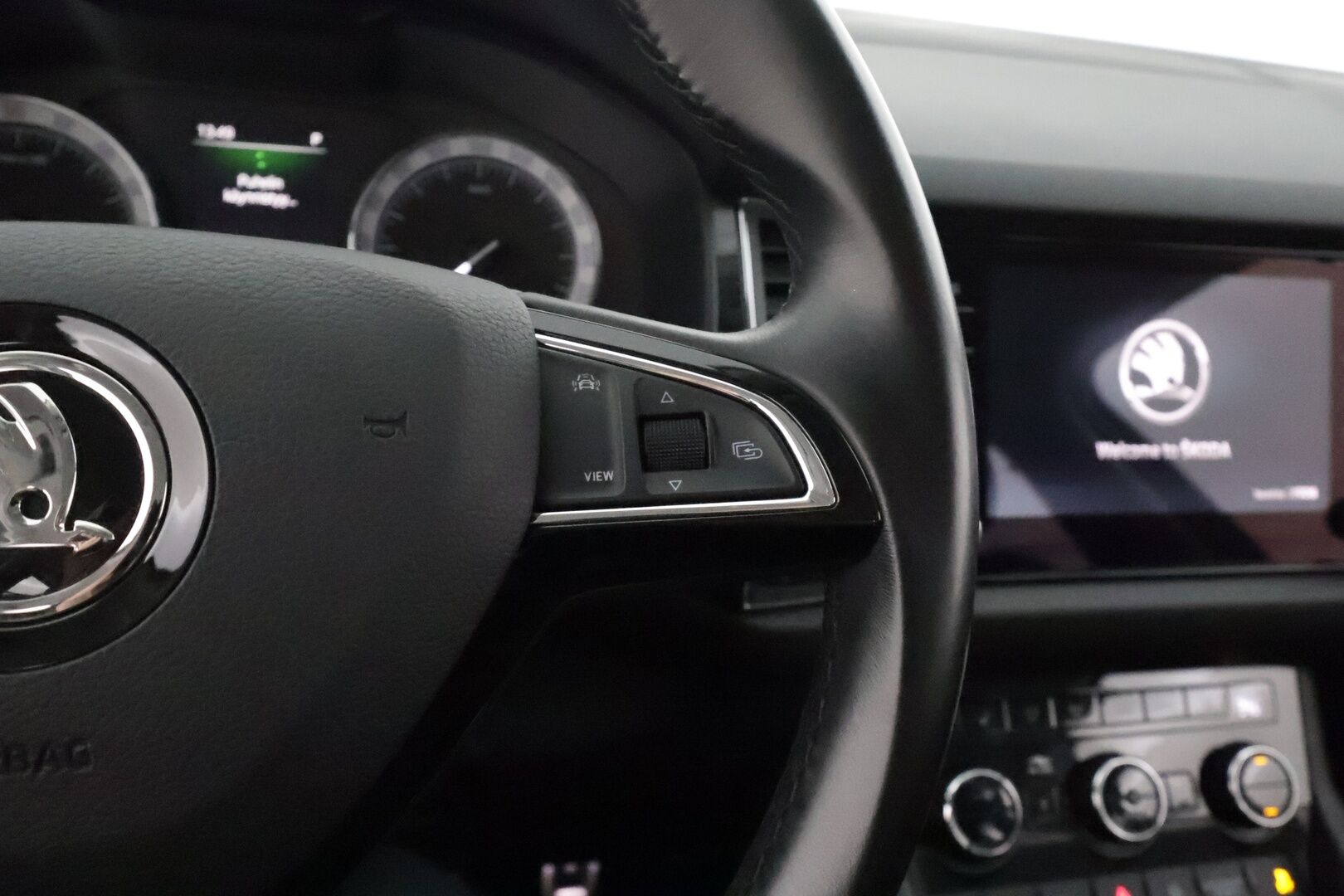 Skoda Kodiaq 2019 2,0 TDI 190 4x4 BusinessLine DSG **Canton / Webasto / Adapt.vakkari / Koukku / P.kamera / Nahkasisusta / Apple&Android**