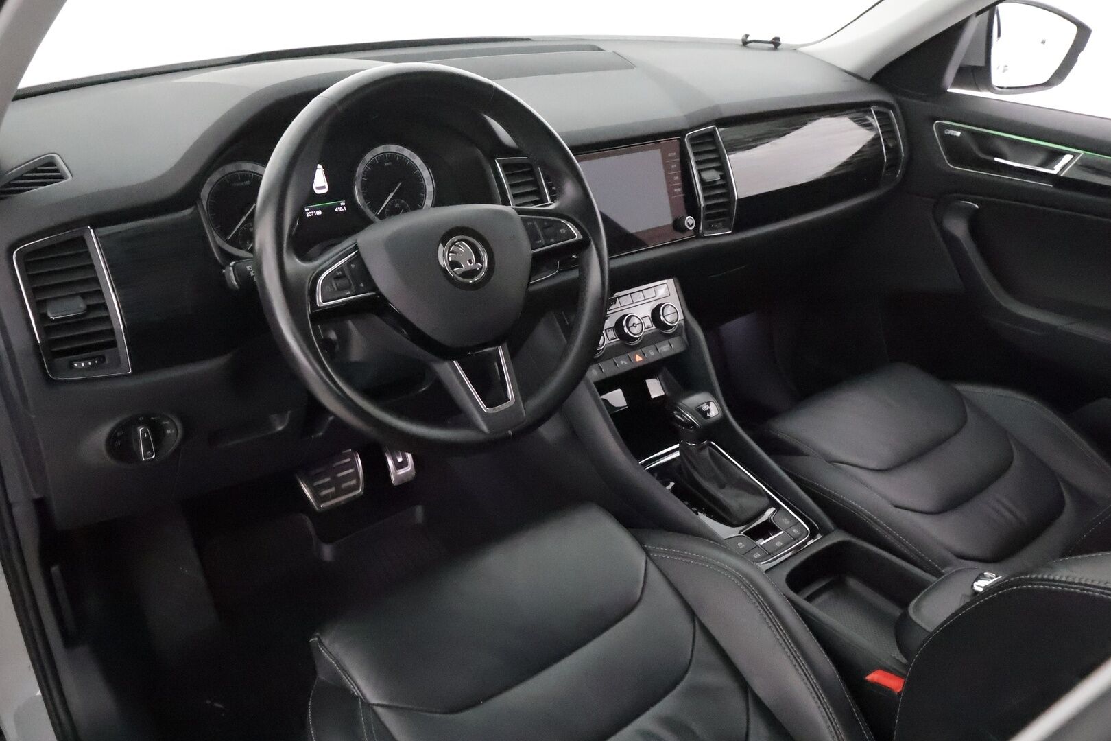 Skoda Kodiaq 2019 2,0 TDI 190 4x4 BusinessLine DSG 7-paikkainen **Canton / Webasto / Adapt.vakkari / Koukku / P.kamera / Nahkasisusta / Apple&Android**