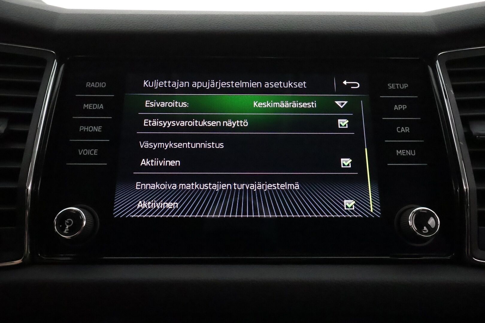 Skoda Kodiaq 2019 2,0 TDI 190 4x4 BusinessLine DSG **Canton / Webasto / Adapt.vakkari / Koukku / P.kamera / Nahkasisusta / Apple&Android**
