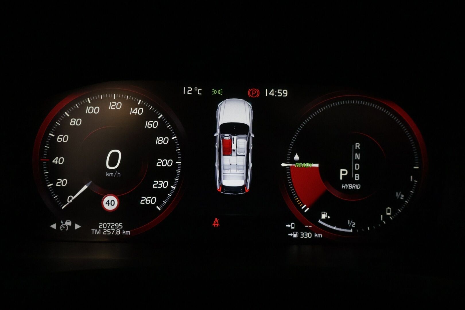 Volvo V90 2019 T8 AWD R-Design aut *Webasto / ACC / HUD / Panorama / H&K / BLIS / 360-Kamera / NAVI / Muistipenkit / Ratinlämmitin* - *Jakopää tehty / 2x renkaat / Penkinlämmittimet edessä ja takana / Törkykamoilla*