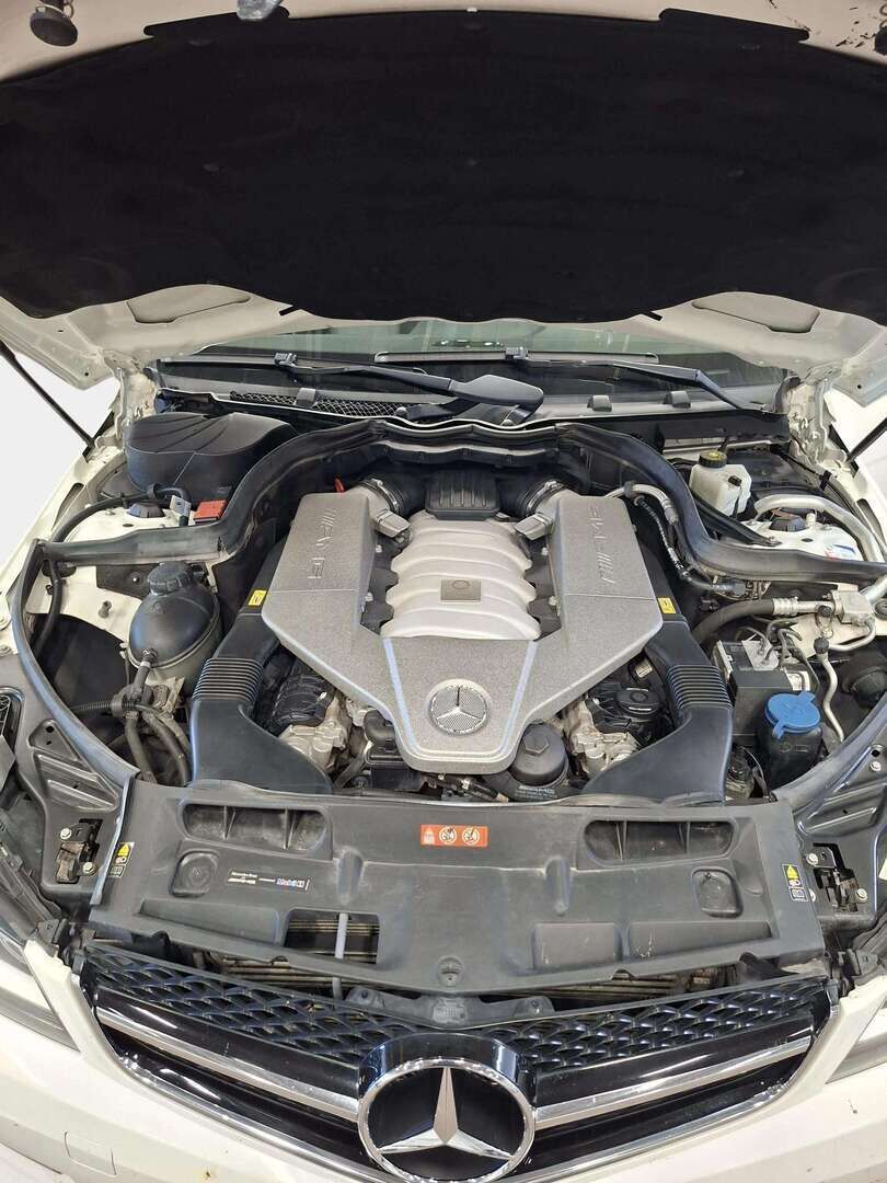Mercedes-Benz C 63 AMG 2011 6.2 V8 T A - | Juuri tullut! | Facelift | H/K | Kattoluukku | Muistinahat | KeylessGo | Tutkat | ILS | 2X Renkaat & Aluvanteet | 