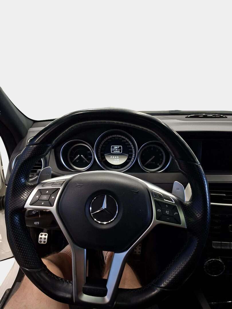Mercedes-Benz C 63 AMG 2011 6.2 V8 T A - | Juuri tullut! | Facelift | H/K | Kattoluukku | Muistinahat | KeylessGo | Tutkat | ILS | 2X Renkaat & Aluvanteet | 