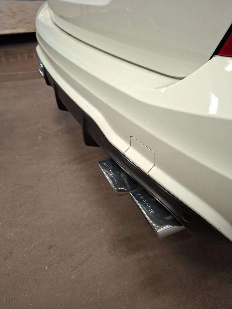 Mercedes-Benz C 63 AMG 2011 6.2 V8 T A - | Juuri tullut! | Facelift | H/K | Kattoluukku | Muistinahat | KeylessGo | Tutkat | ILS | 2X Renkaat & Aluvanteet | 