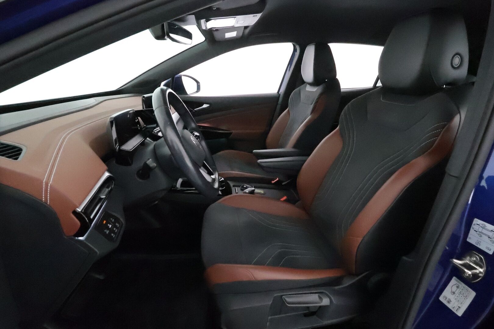 Volkswagen ID.4 2022 Pro Performance Business 150kW *ACC / ILP / P.kamera / IQ.Light / Puolinahat / Navi* - 1.Om Suomi-auto / Kahdet renkaat aluvanteilla / Merkkihuollettu