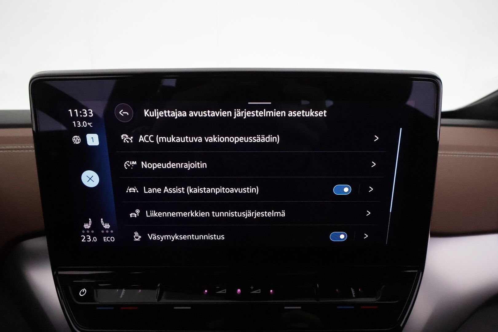 Volkswagen ID.4 2022 Pro Performance Business 150kW *ACC / ILP / P.kamera / IQ.Light / Puolinahat / Navi* - 1.Om Suomi-auto / Kahdet renkaat aluvanteilla / Merkkihuollettu