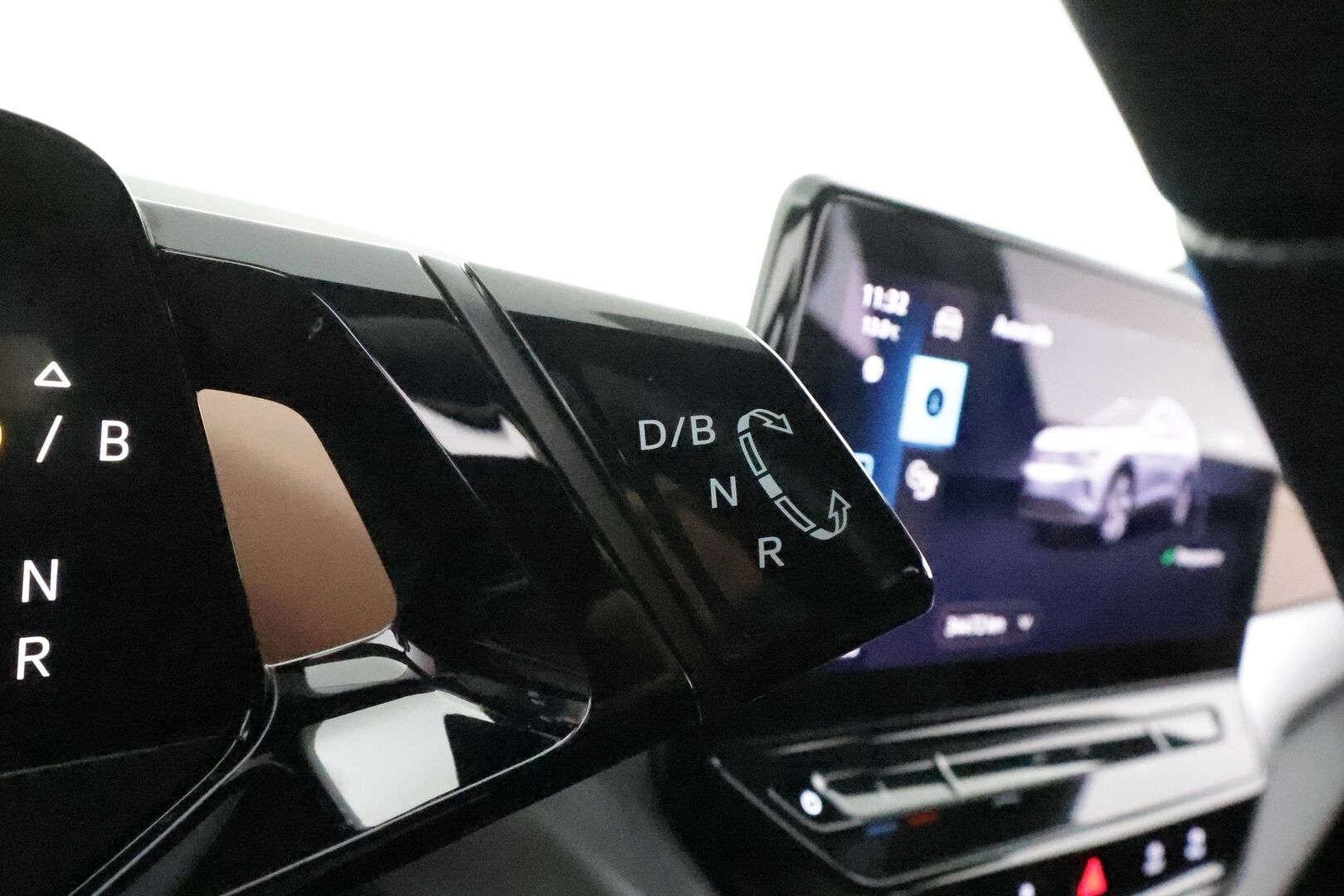 Volkswagen ID.4 2022 Pro Performance Business 150kW *ACC / ILP / P.kamera / IQ.Light / Puolinahat / Navi* - 1.Om Suomi-auto / Kahdet renkaat aluvanteilla / Merkkihuollettu