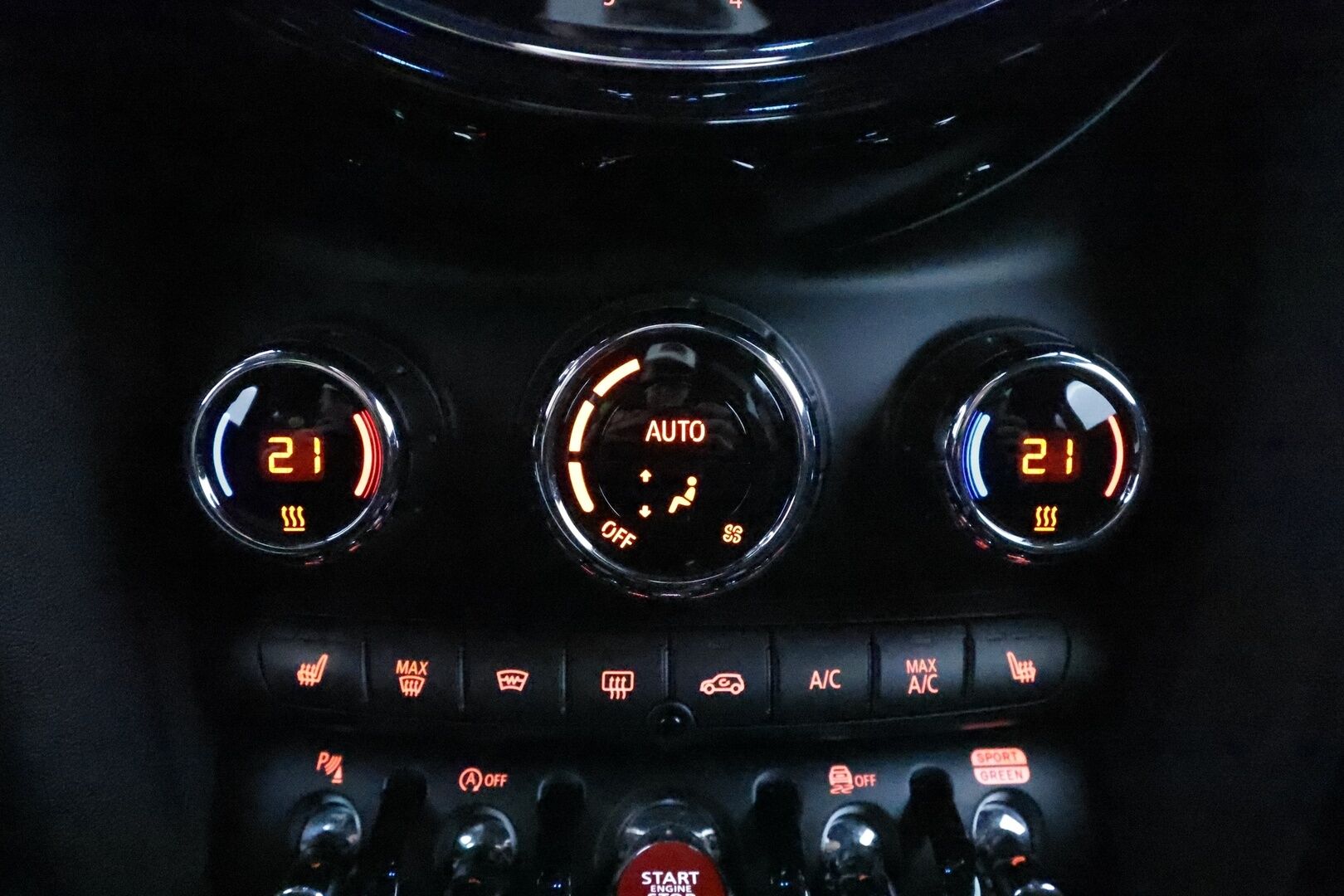 Mini JOHN COOPER WORKS 2022 A Experience - 3,99 % KORKOTARJOUS TÄHÄN AUTOON - 1-om. Suomi-auto / Facelift / HUD / Adapt. vakkari / Digimittaristo / ComfortAccess / P.kamera / AppleCarplay / Tulossa toimipisteeseen!