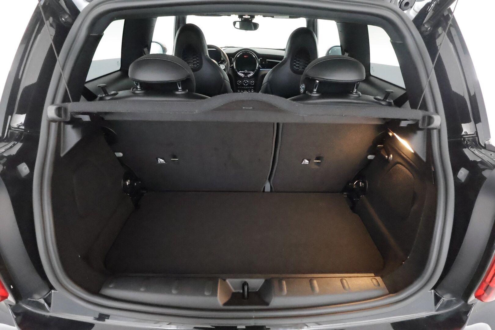 Mini JOHN COOPER WORKS 2022 A Experience - 3,99 % KORKOTARJOUS TÄHÄN AUTOON - 1-om. Suomi-auto / Facelift / HUD / Adapt. vakkari / Digimittaristo / ComfortAccess / P.kamera / AppleCarplay / Tulossa toimipisteeseen!