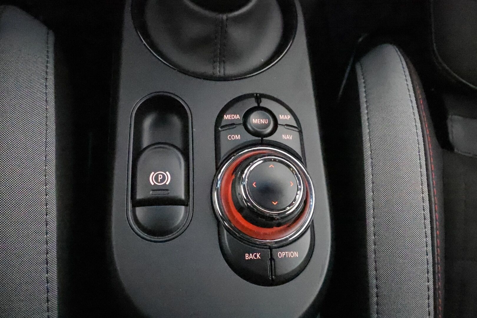 Mini JOHN COOPER WORKS 2022 A Experience - 3,99 % KORKOTARJOUS TÄHÄN AUTOON - 1-om. Suomi-auto / Facelift / HUD / Adapt. vakkari / Digimittaristo / ComfortAccess / P.kamera / AppleCarplay / Tulossa toimipisteeseen!