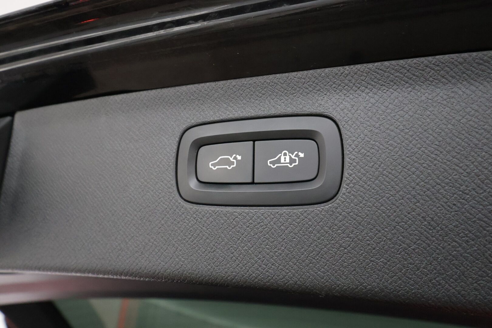 Volvo XC90 2019 T8 TwE AWD Inscription aut - | Pilot assist | Webasto | Koukku | Full-LED | Muistipenkit | Panorama | High Performance audio | Sporttinahat | P.Kamera | Kahdet Renkaat |